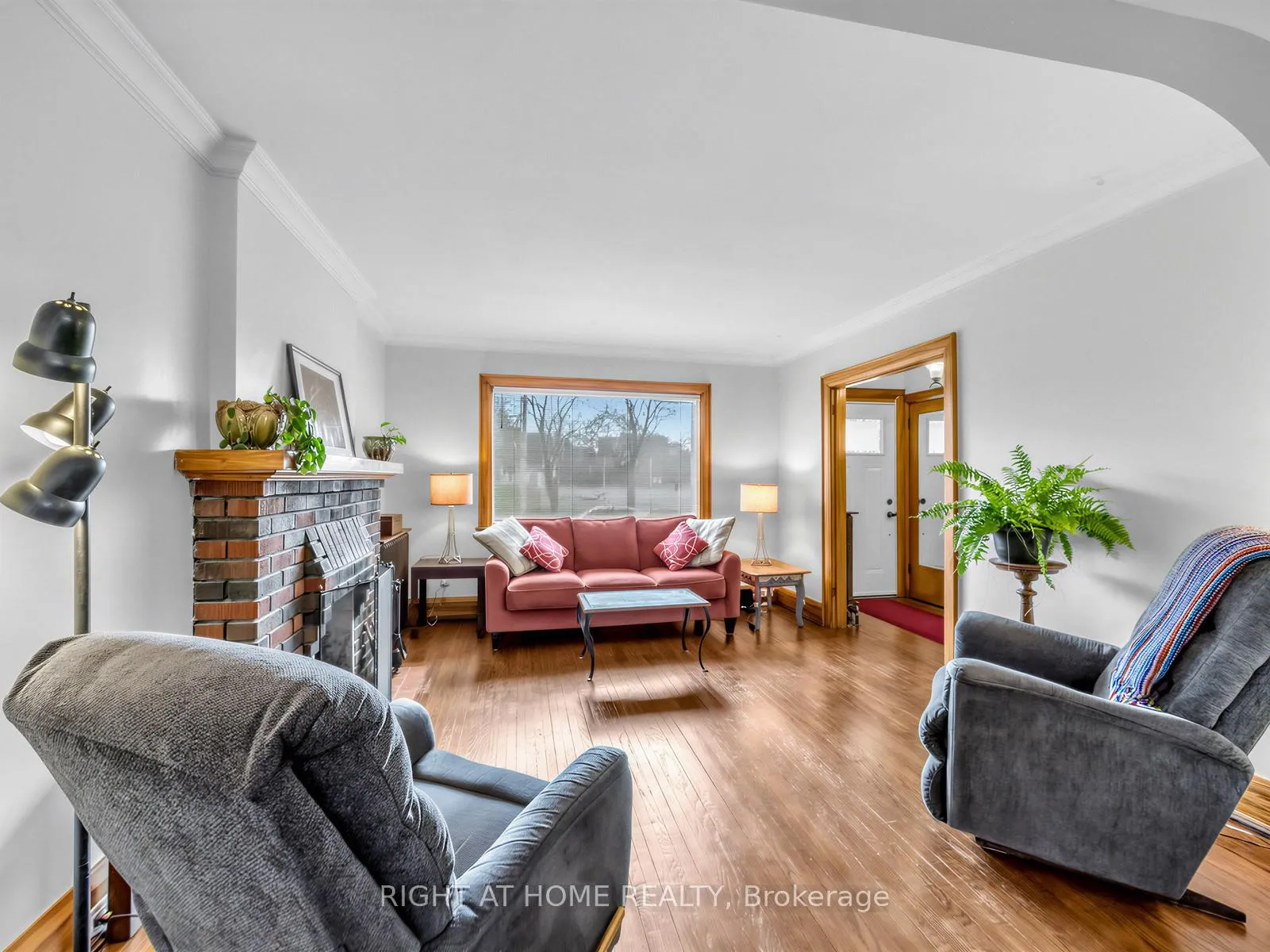 Photo 6 of 26 Maryland Boulevard, Toronto, Crescent Town — HOMEH