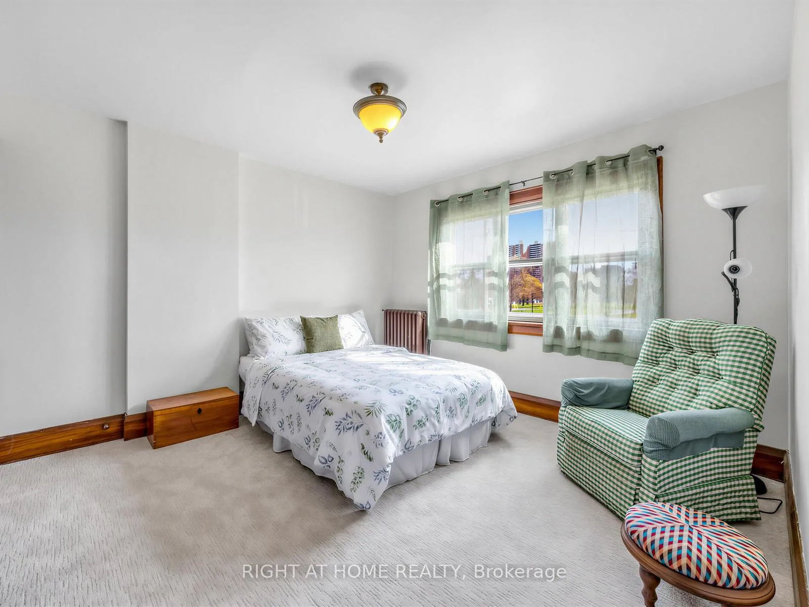 Photo 16 of 26 Maryland Boulevard, Toronto, Crescent Town — HOMEH