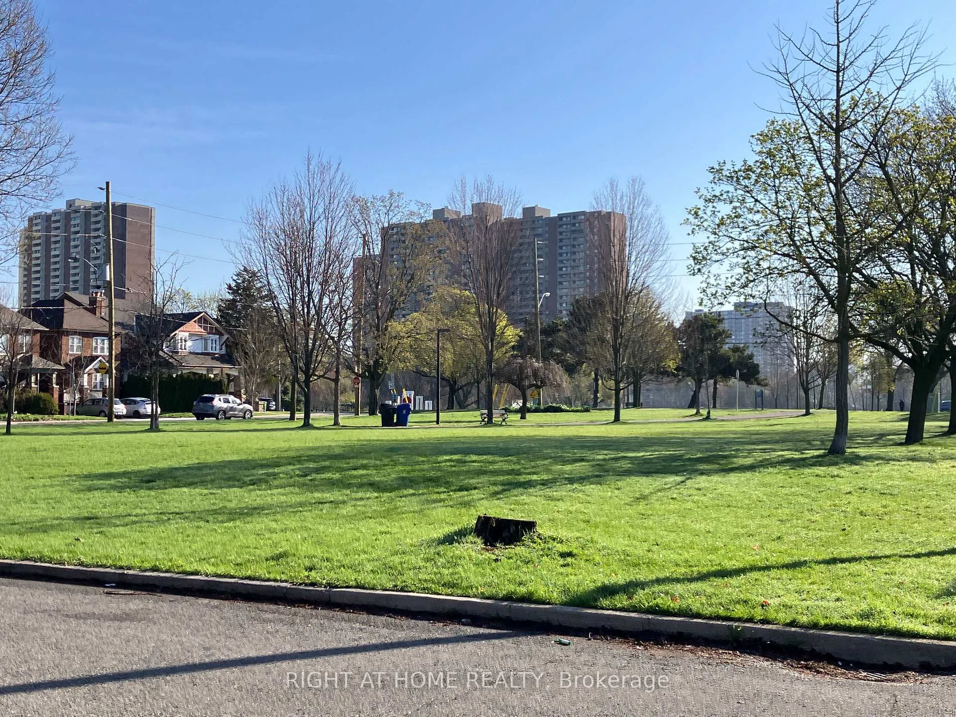 Photo 33 of 26 Maryland Boulevard, Toronto, Crescent Town — HOMEH