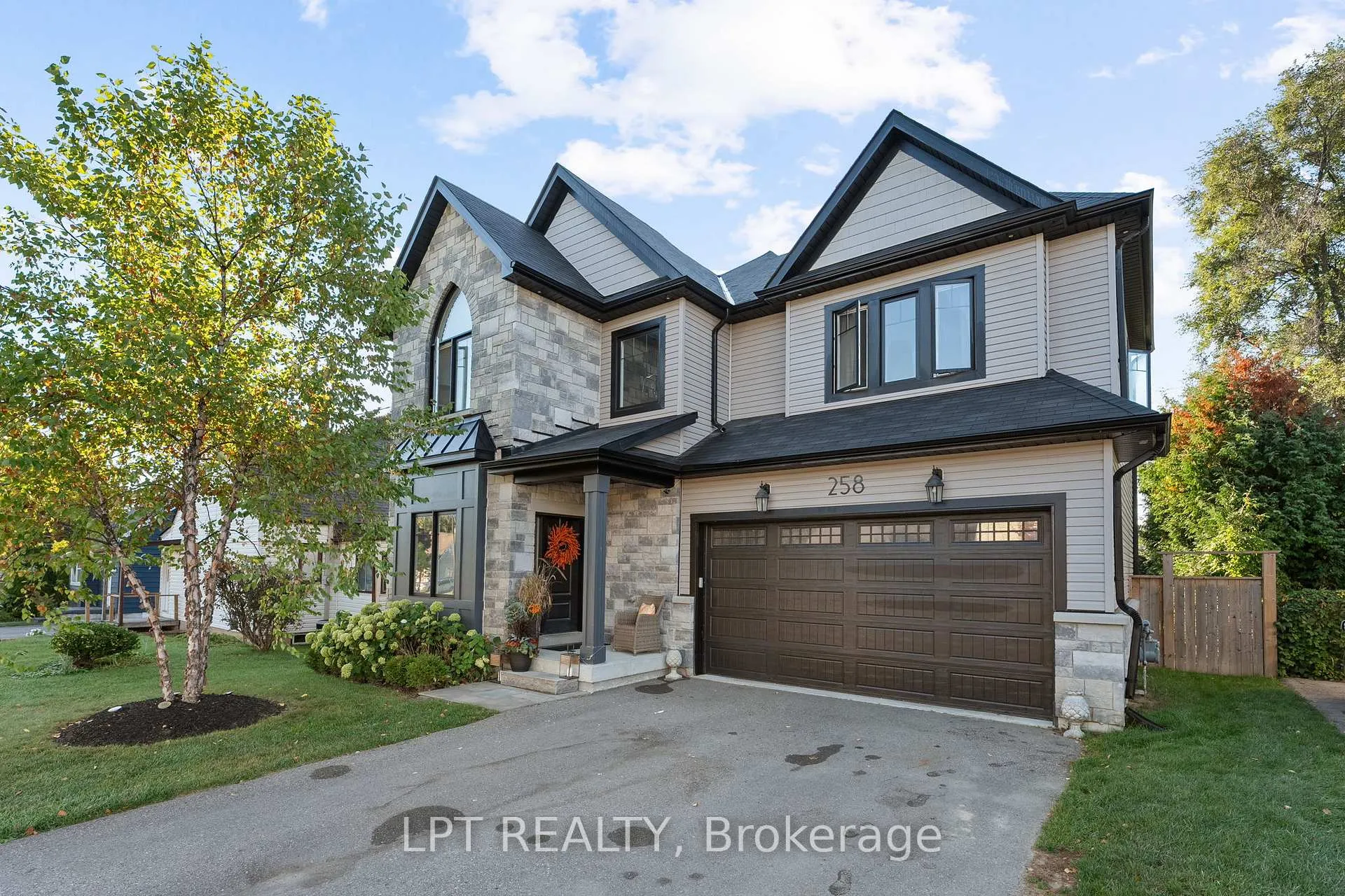 Photo 5 of 258 Andrew Street, Newmarket, Central Newmarket — HOMEH
