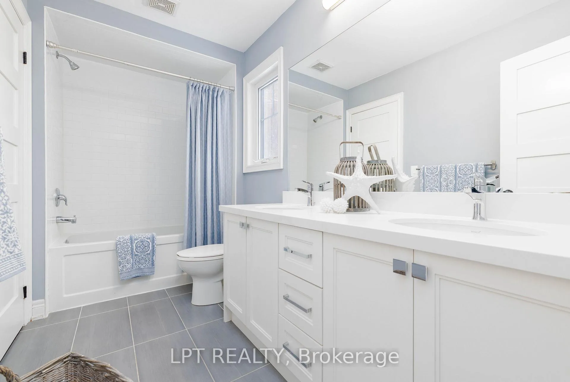 Photo 33 of 258 Andrew Street, Newmarket, Central Newmarket — HOMEH