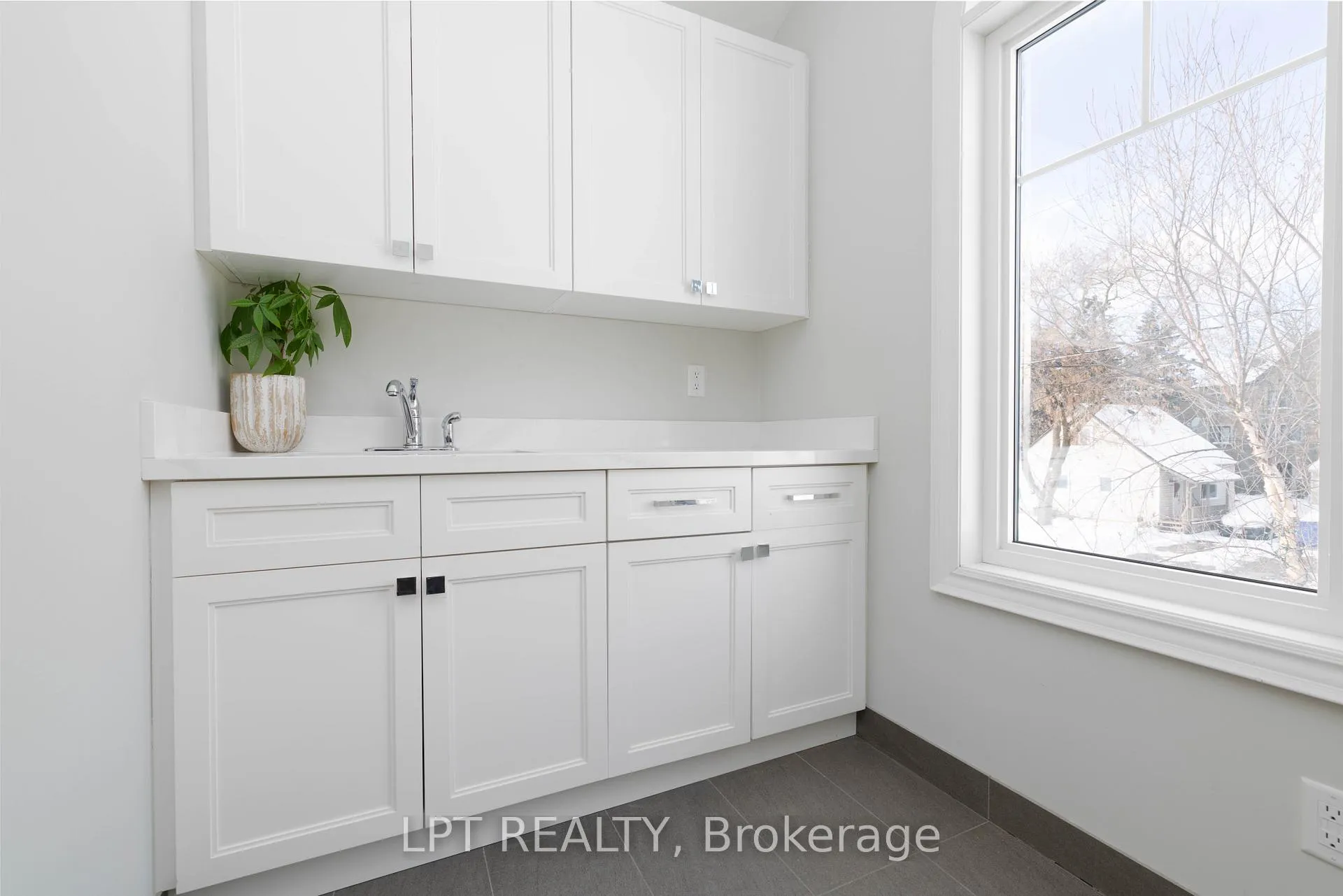 Photo 35 of 258 Andrew Street, Newmarket, Central Newmarket — HOMEH