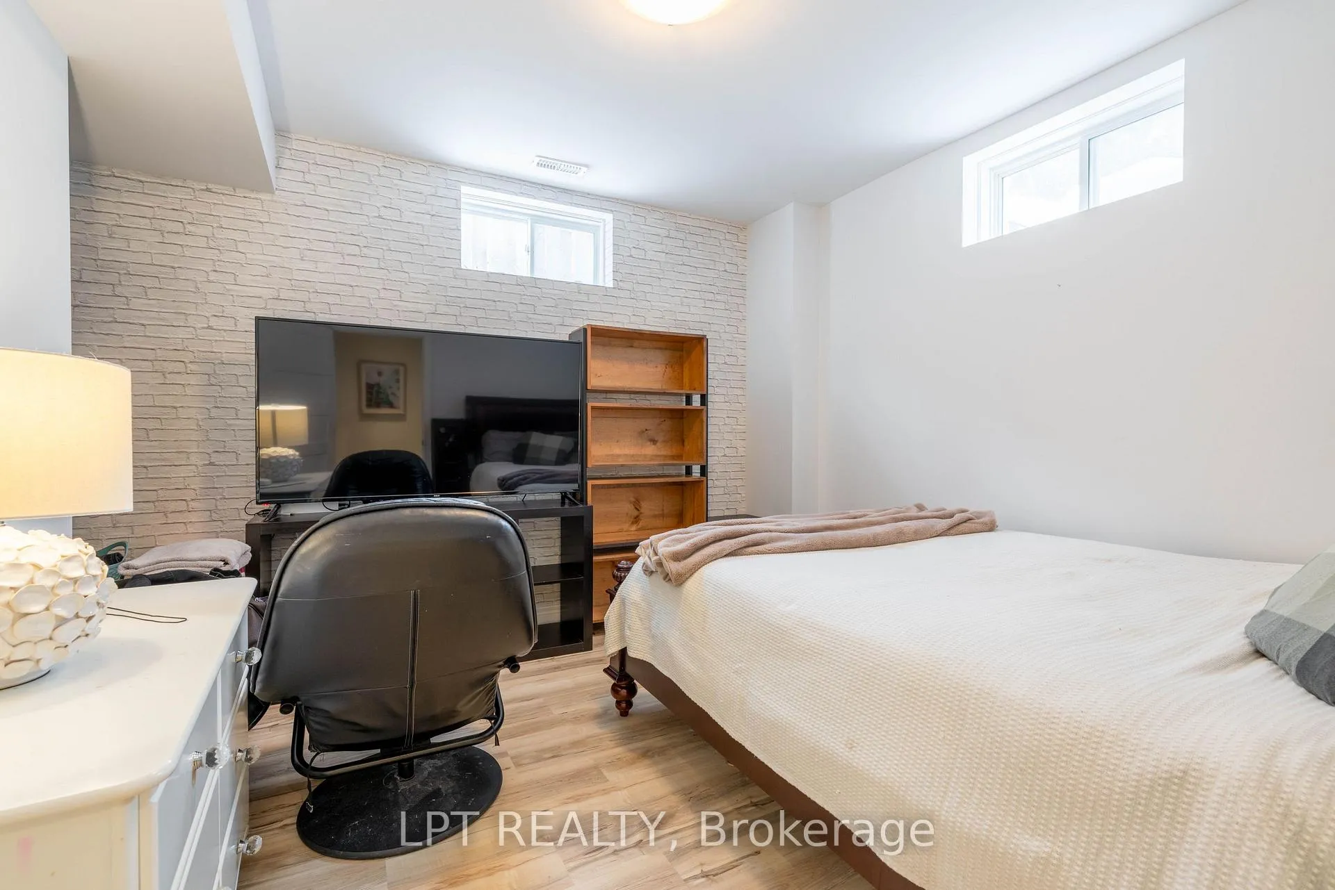Photo 40 of 258 Andrew Street, Newmarket, Central Newmarket — HOMEH