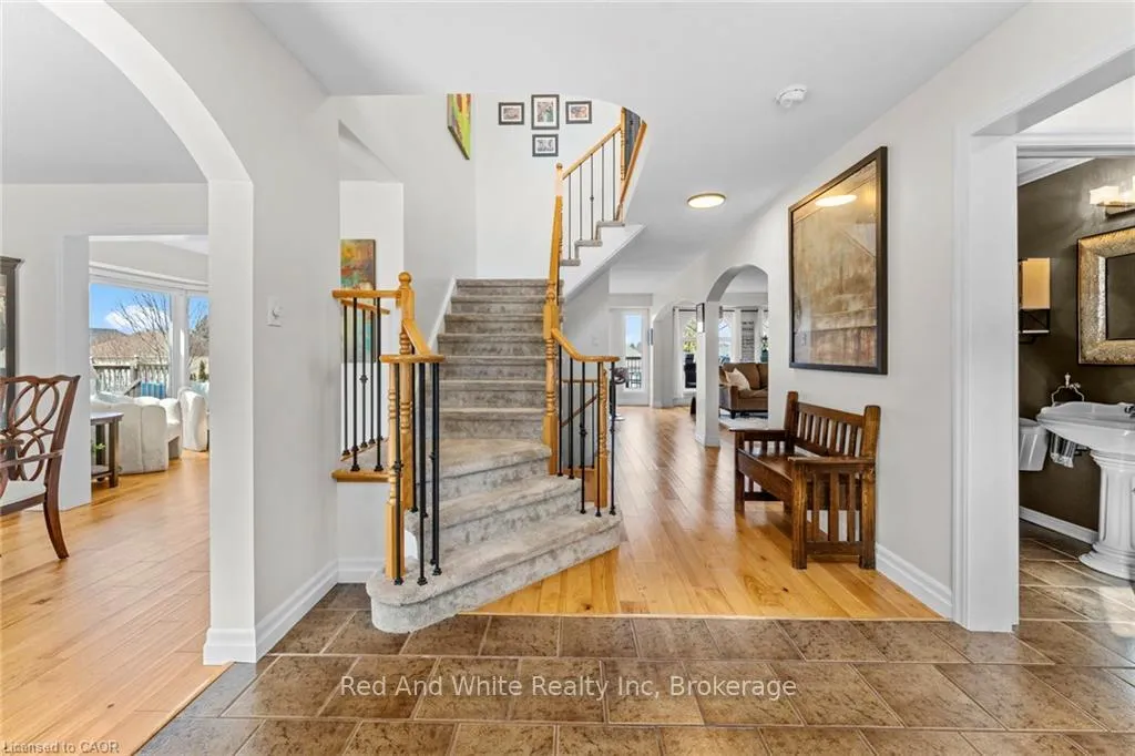 Photo 5 of 26 Shadyridge Place, Kitchener, Highland West — HOMEH