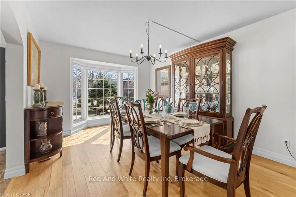 Photo 7 of 26 Shadyridge Place, Kitchener, Highland West — HOMEH