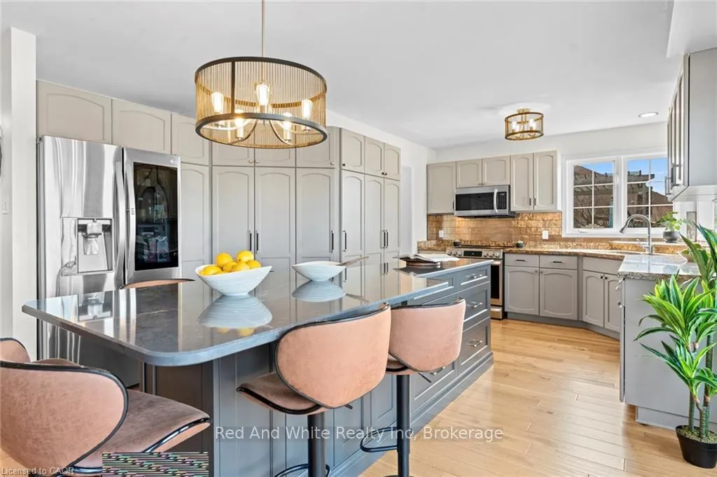 Photo 12 of 26 Shadyridge Place, Kitchener, Highland West — HOMEH