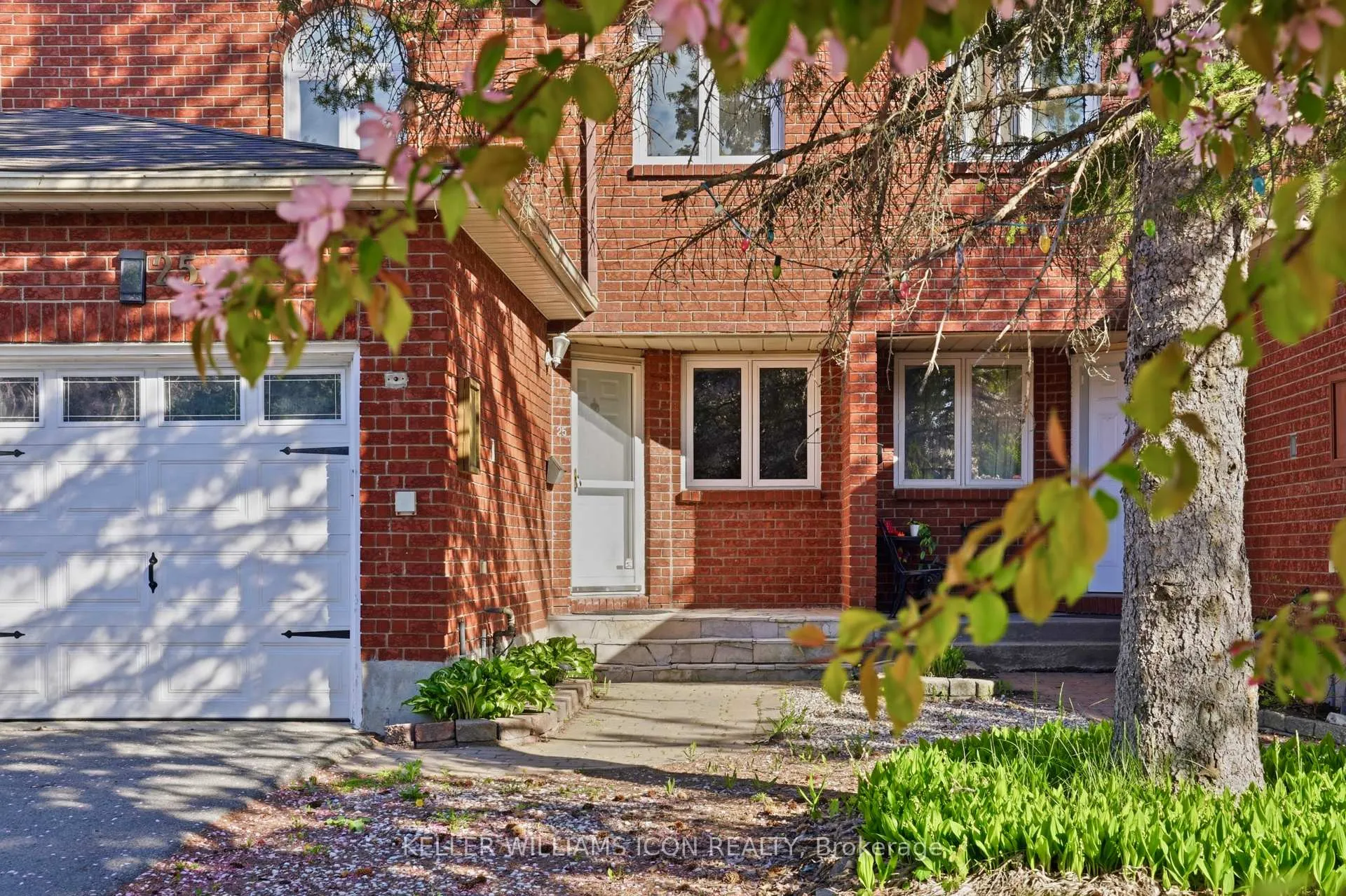 Photo 2 of 25 Robarts Crescent, Ottawa, Kanata - Katimavik — HOMEH