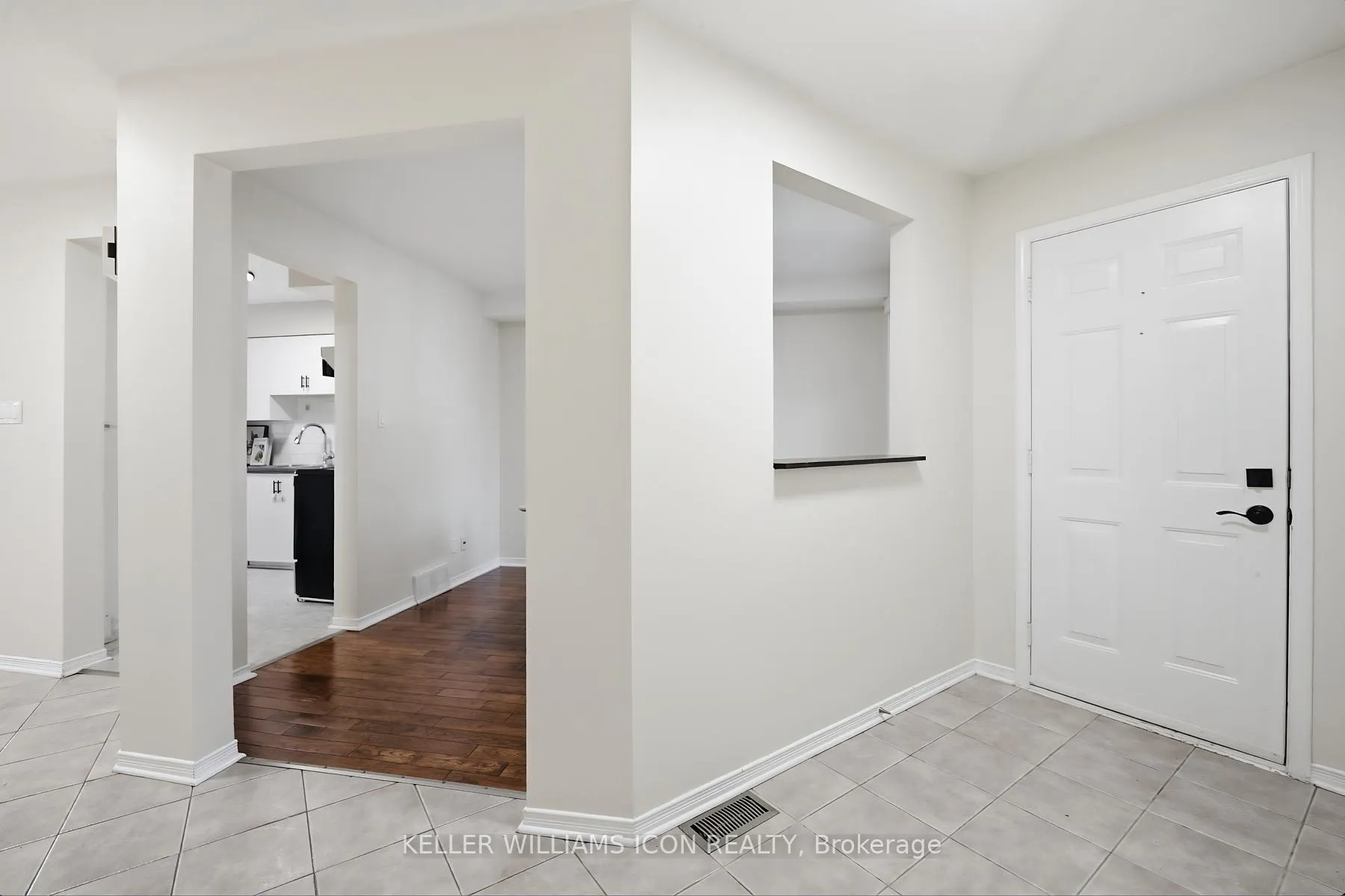 Photo 5 of 25 Robarts Crescent, Ottawa, Kanata - Katimavik — HOMEH