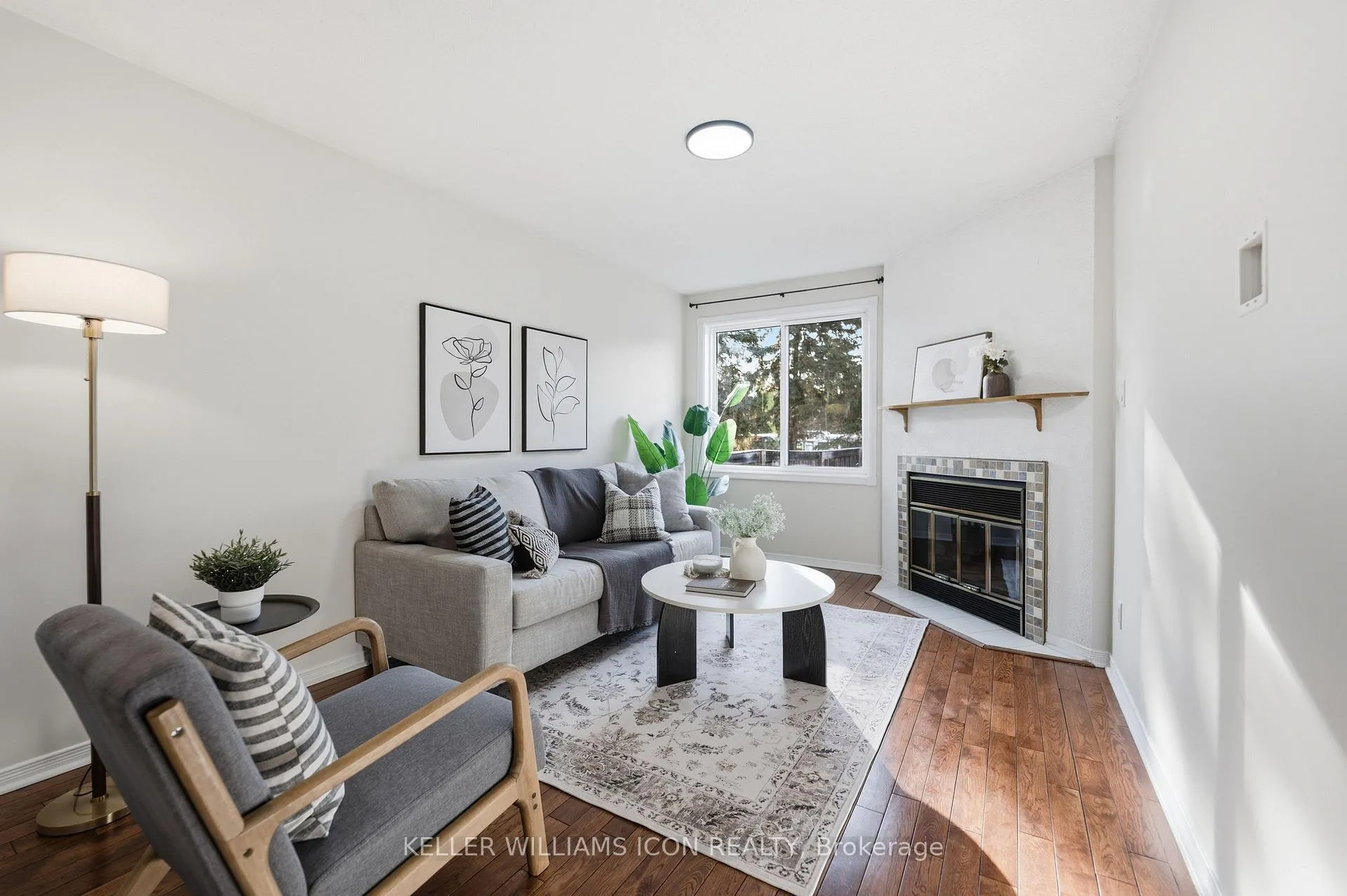 Photo 11 of 25 Robarts Crescent, Ottawa, Kanata - Katimavik — HOMEH