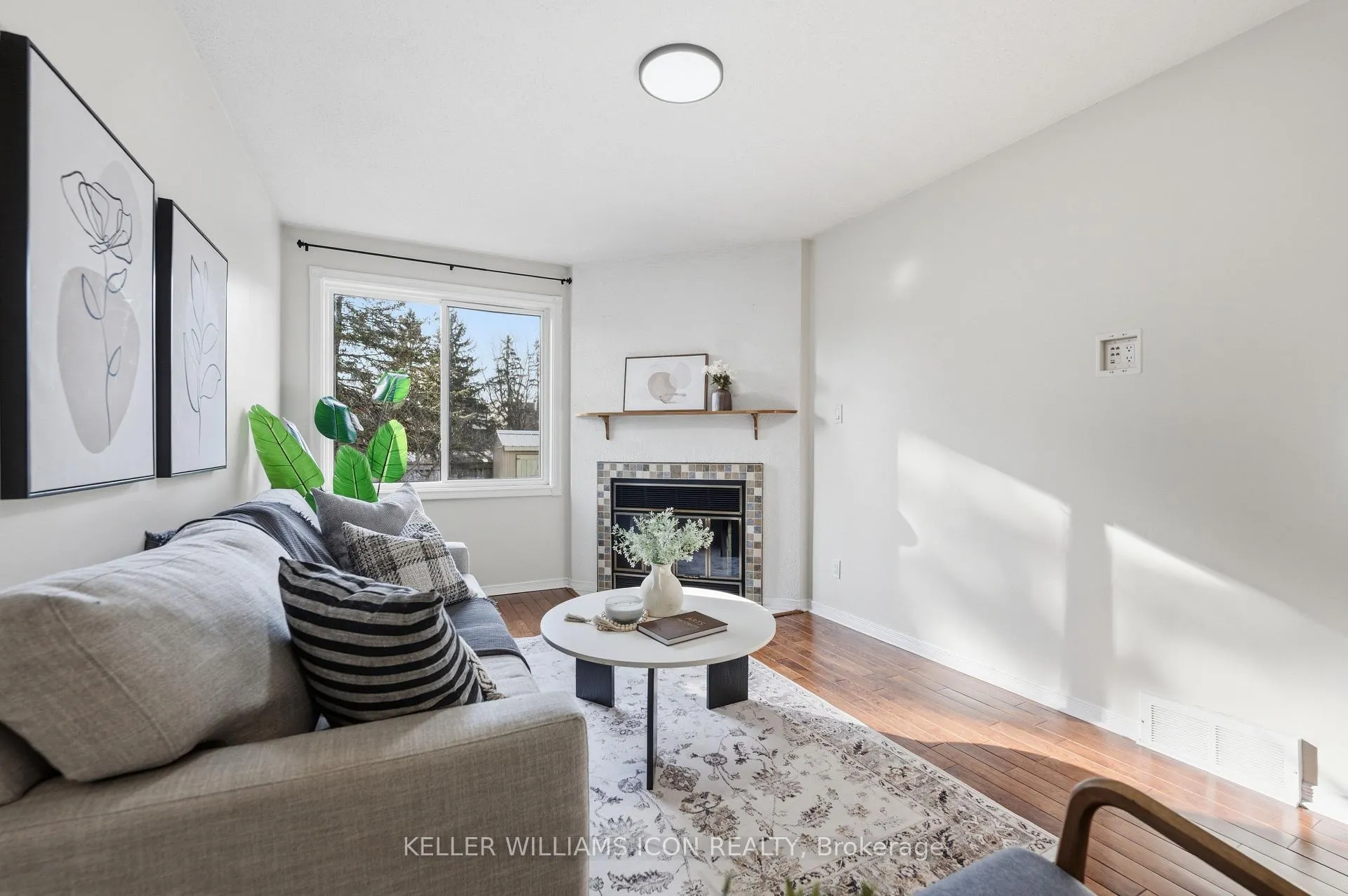 Photo 12 of 25 Robarts Crescent, Ottawa, Kanata - Katimavik — HOMEH