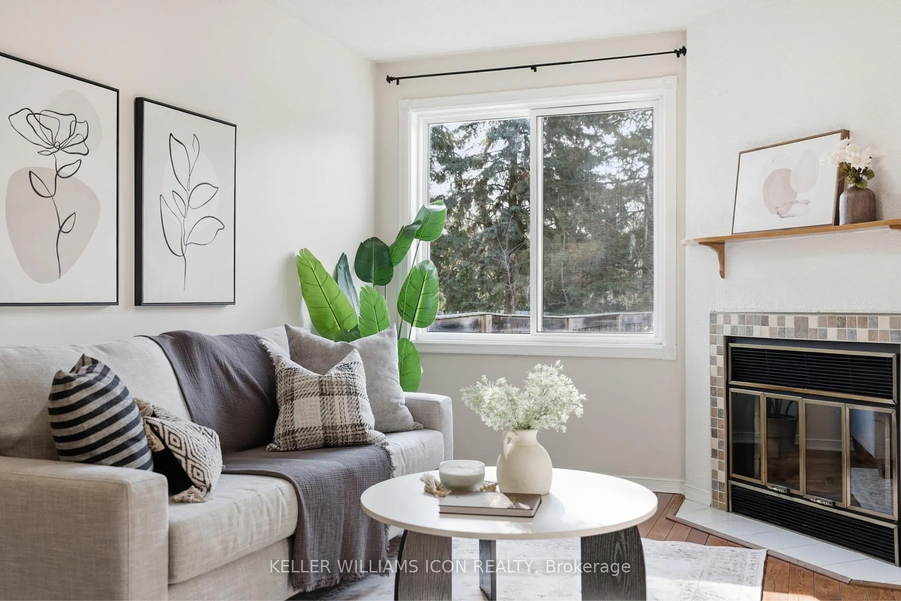Photo 13 of 25 Robarts Crescent, Ottawa, Kanata - Katimavik — HOMEH