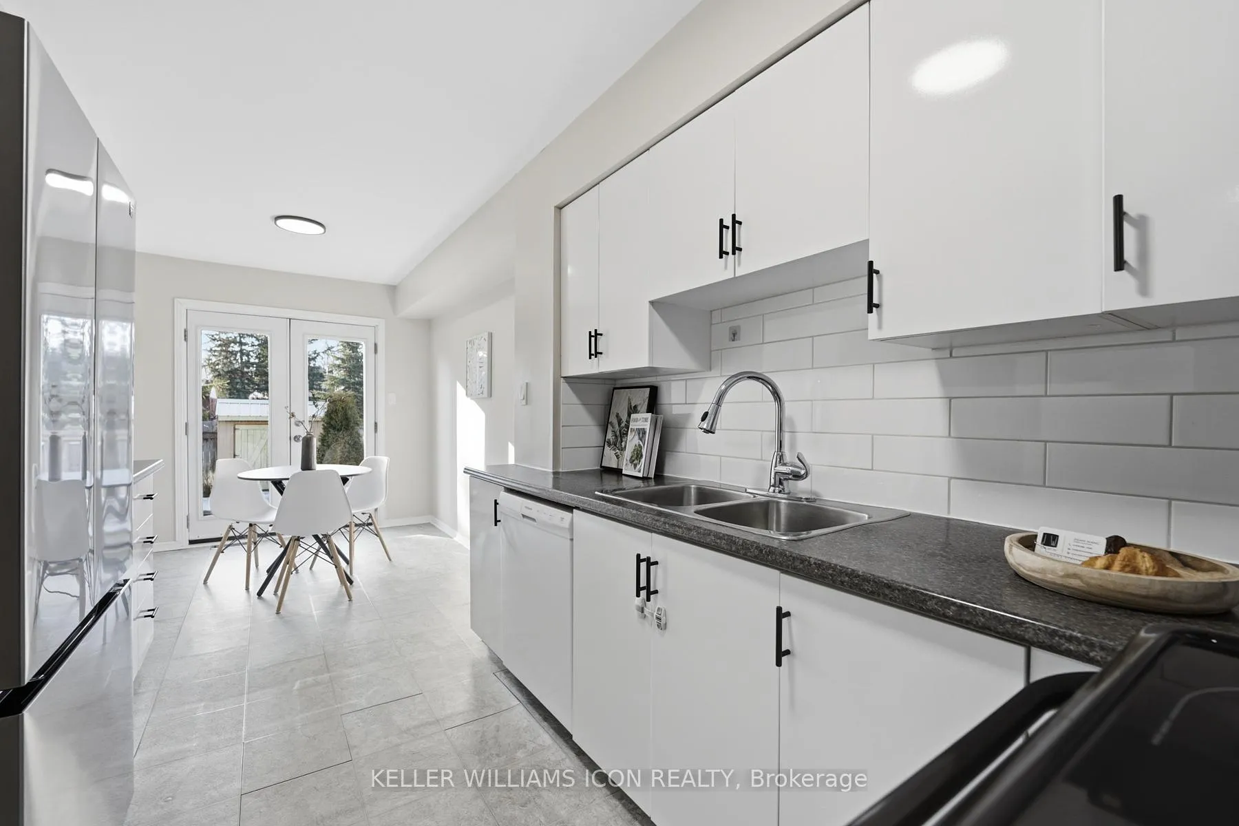 Photo 19 of 25 Robarts Crescent, Ottawa, Kanata - Katimavik — HOMEH