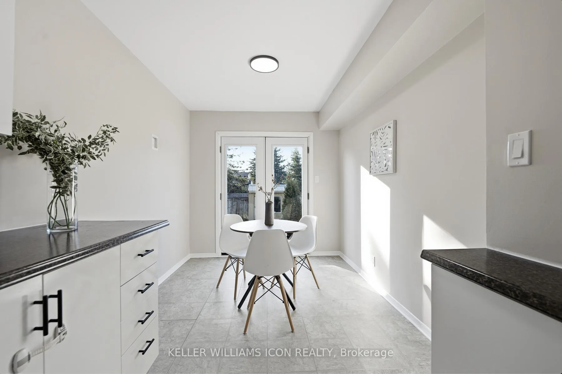 Photo 22 of 25 Robarts Crescent, Ottawa, Kanata - Katimavik — HOMEH