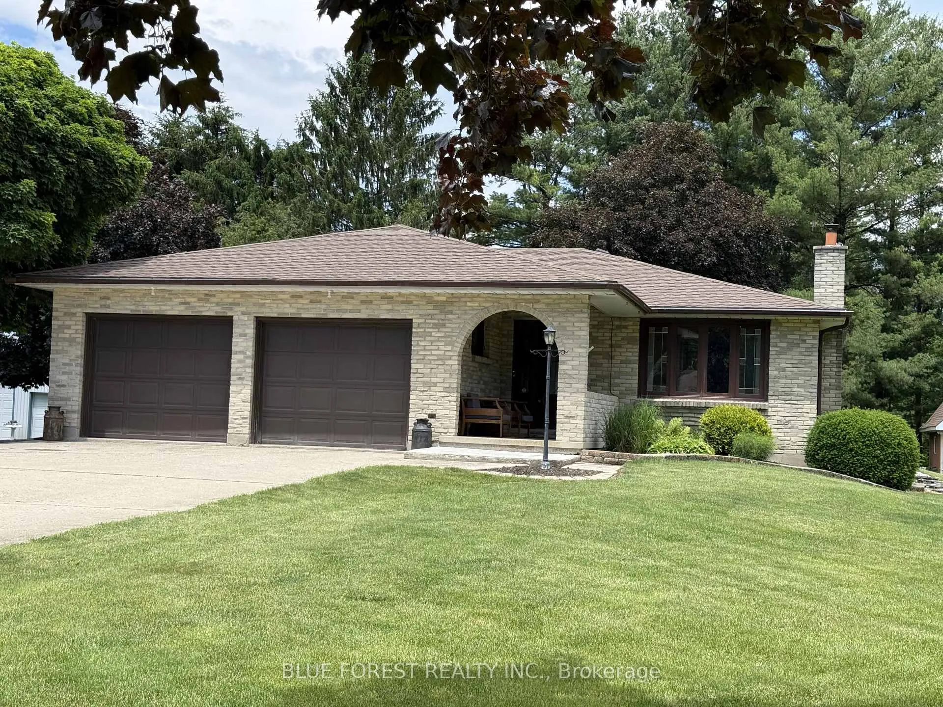 Photo of 2362 Slo Pitch Road