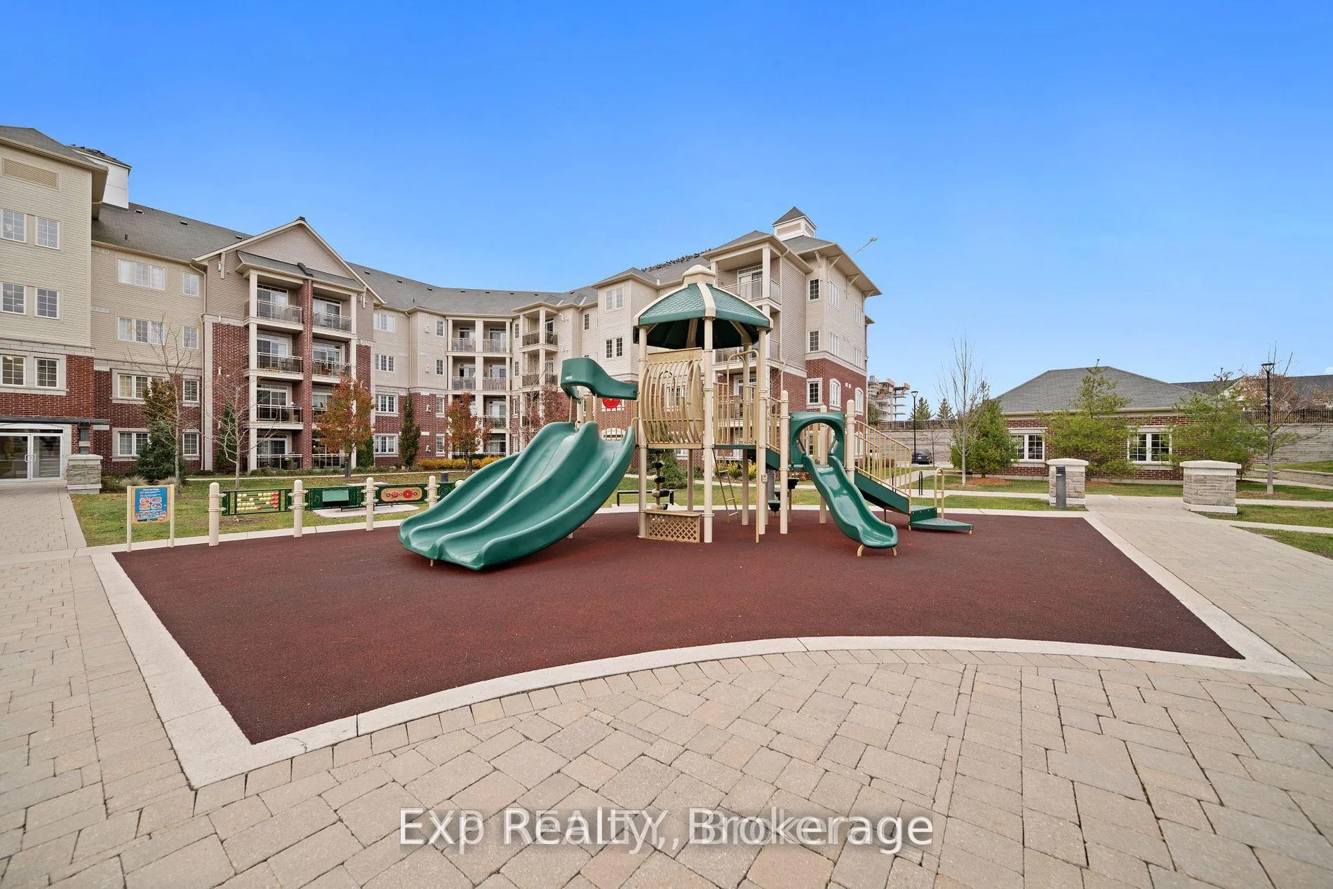 Photo 6 of Unit 315, 84 Aspen Springs Drive, Clarington, Bowmanville — HOMEH