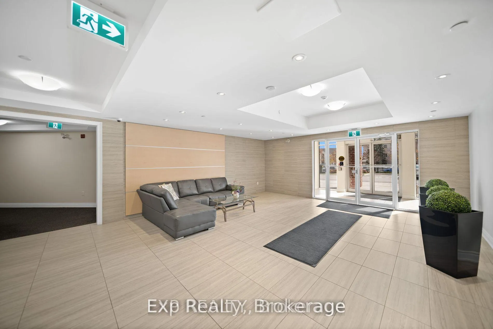 Photo 9 of Unit 315, 84 Aspen Springs Drive, Clarington, Bowmanville — HOMEH