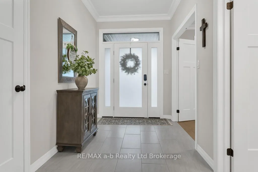 Photo 9 of 41 Lowrie Crescent, Tillsonburg — HOMEH