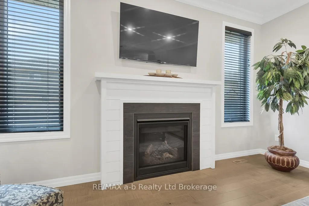 Photo 17 of 41 Lowrie Crescent, Tillsonburg — HOMEH