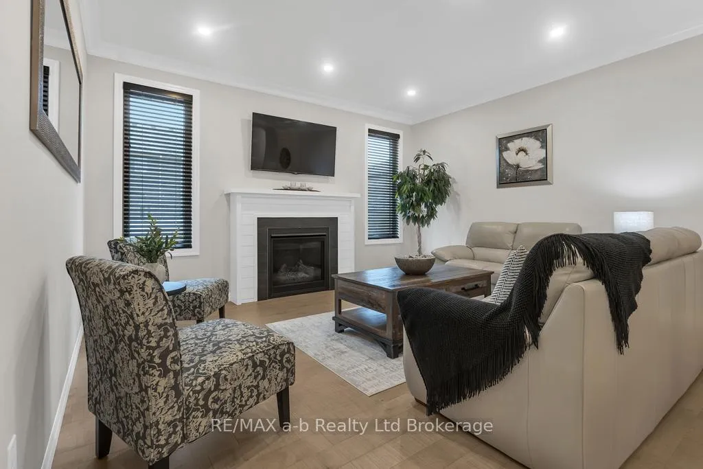 Photo 19 of 41 Lowrie Crescent, Tillsonburg — HOMEH