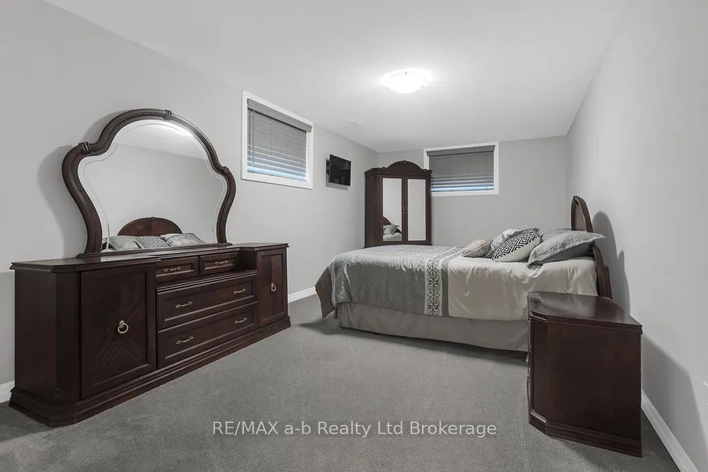 Photo 30 of 41 Lowrie Crescent, Tillsonburg — HOMEH