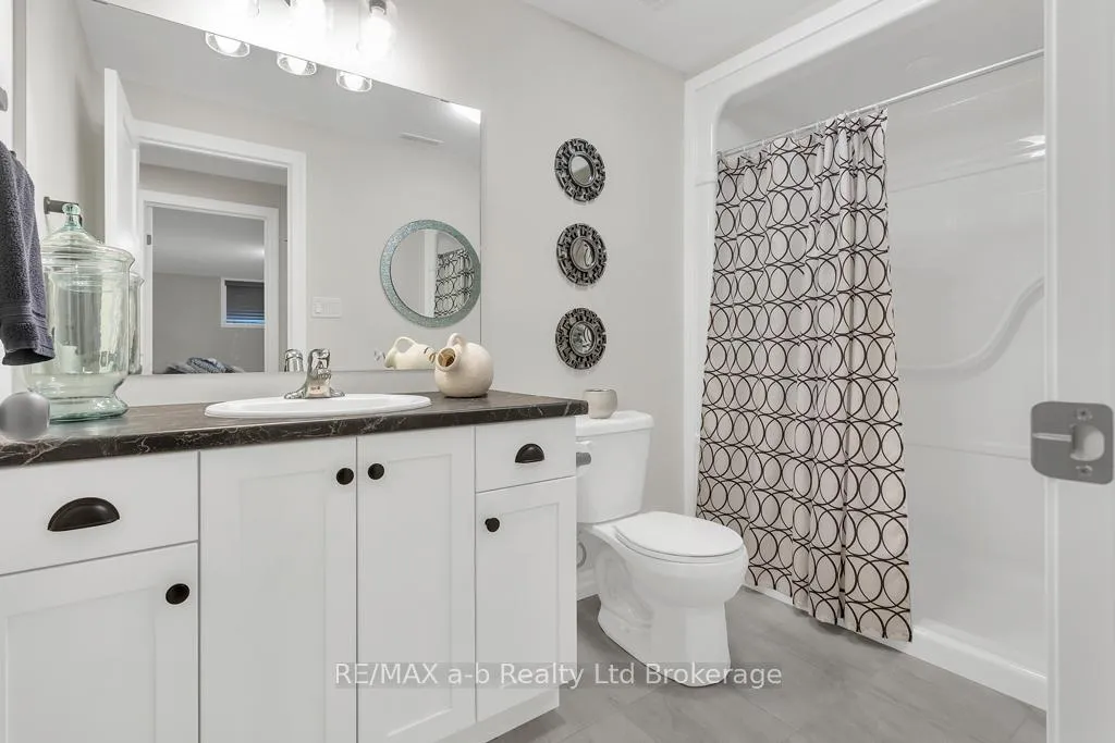 Photo 31 of 41 Lowrie Crescent, Tillsonburg — HOMEH