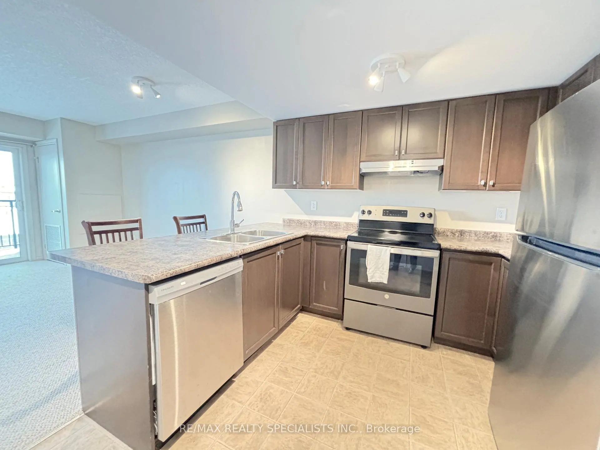 Photo 3 of Unit 404, 43 Goodwin Drive, Guelph, Pineridge/Westminster Woods — HOMEH