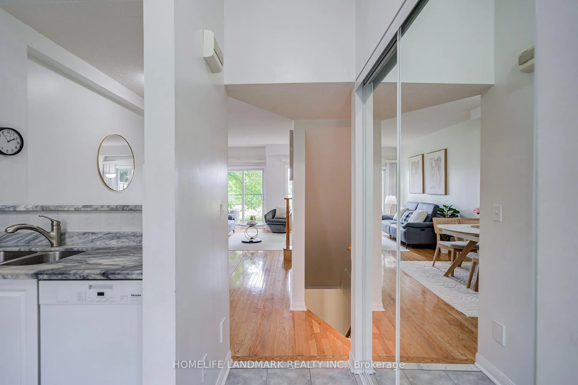 Photo 3 of Unit 6, 10 St Moritz Way, Markham, Unionville — HOMEH