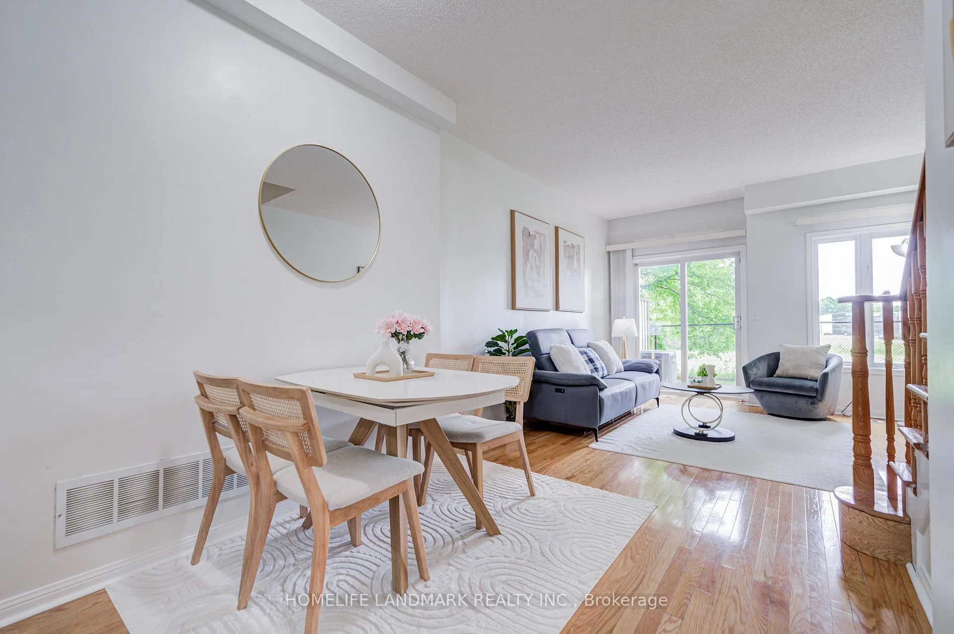 Photo 8 of Unit 6, 10 St Moritz Way, Markham, Unionville — HOMEH
