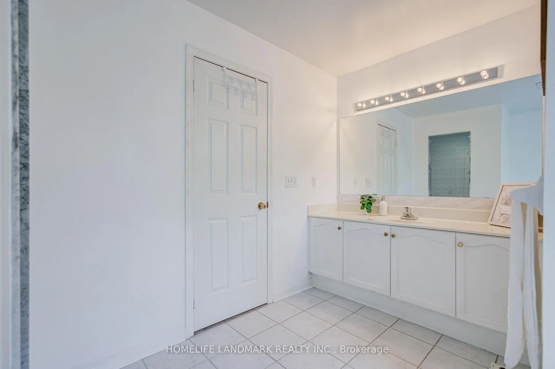 Photo 29 of Unit 6, 10 St Moritz Way, Markham, Unionville — HOMEH