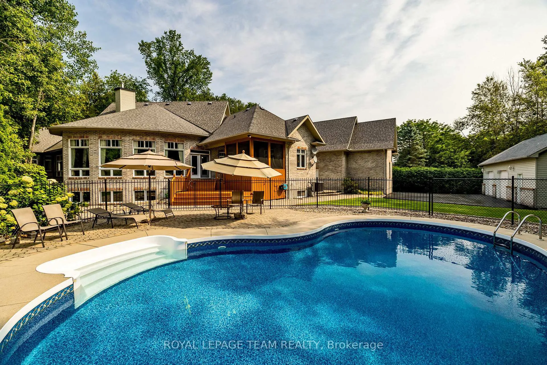 Photo 3 of 6196 Deermeadow Drive, Ottawa, Greely — HOMEH
