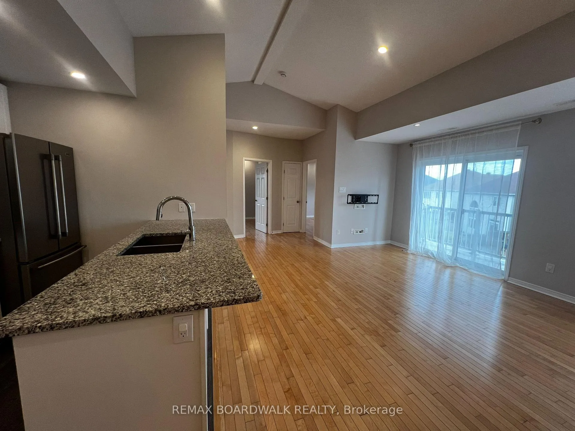 Photo 6 of Unit 55, 26 Sternes Private, Ottawa, Springridge/East Village — HOMEH