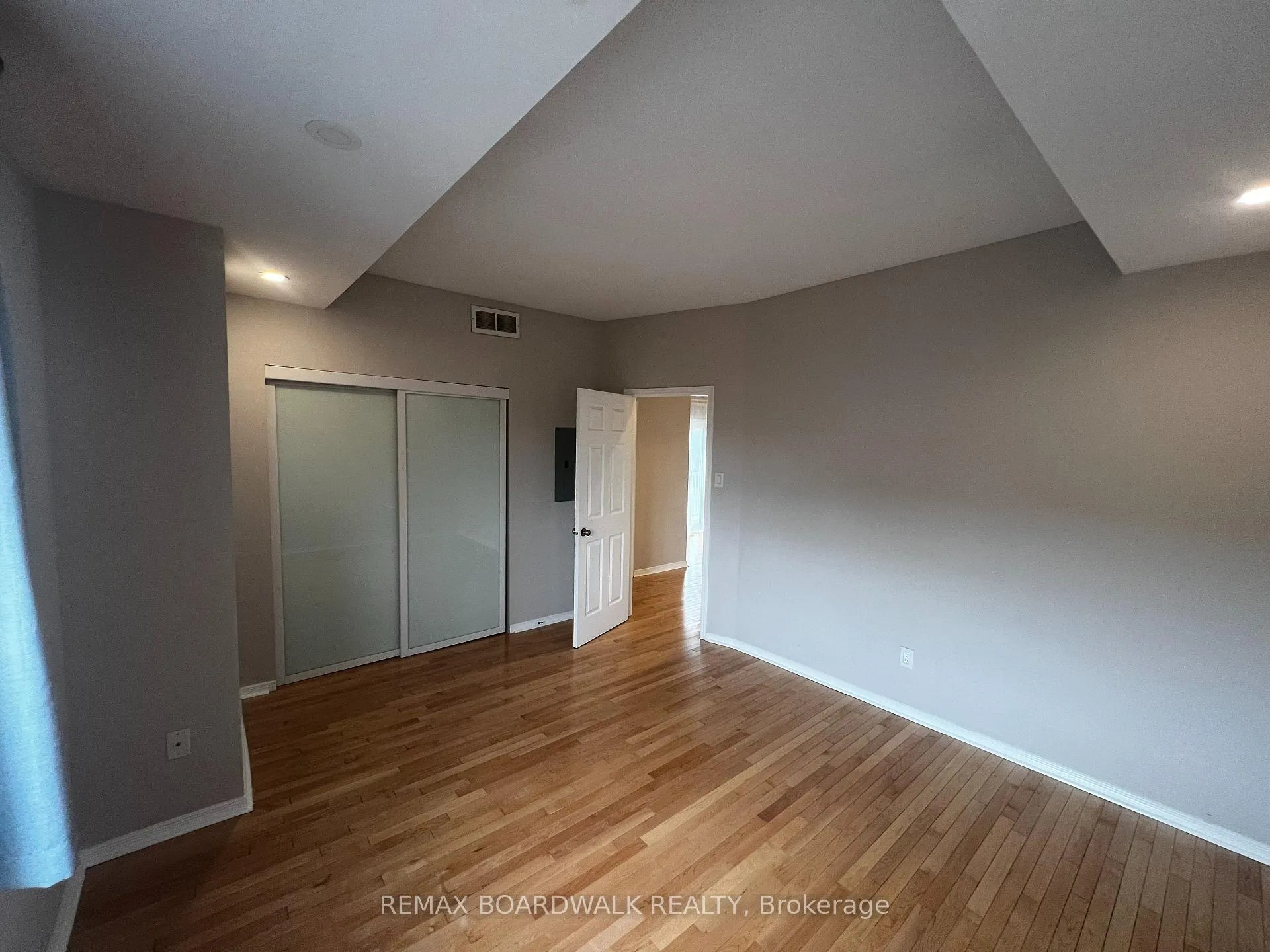 Photo 11 of Unit 55, 26 Sternes Private, Ottawa, Springridge/East Village — HOMEH