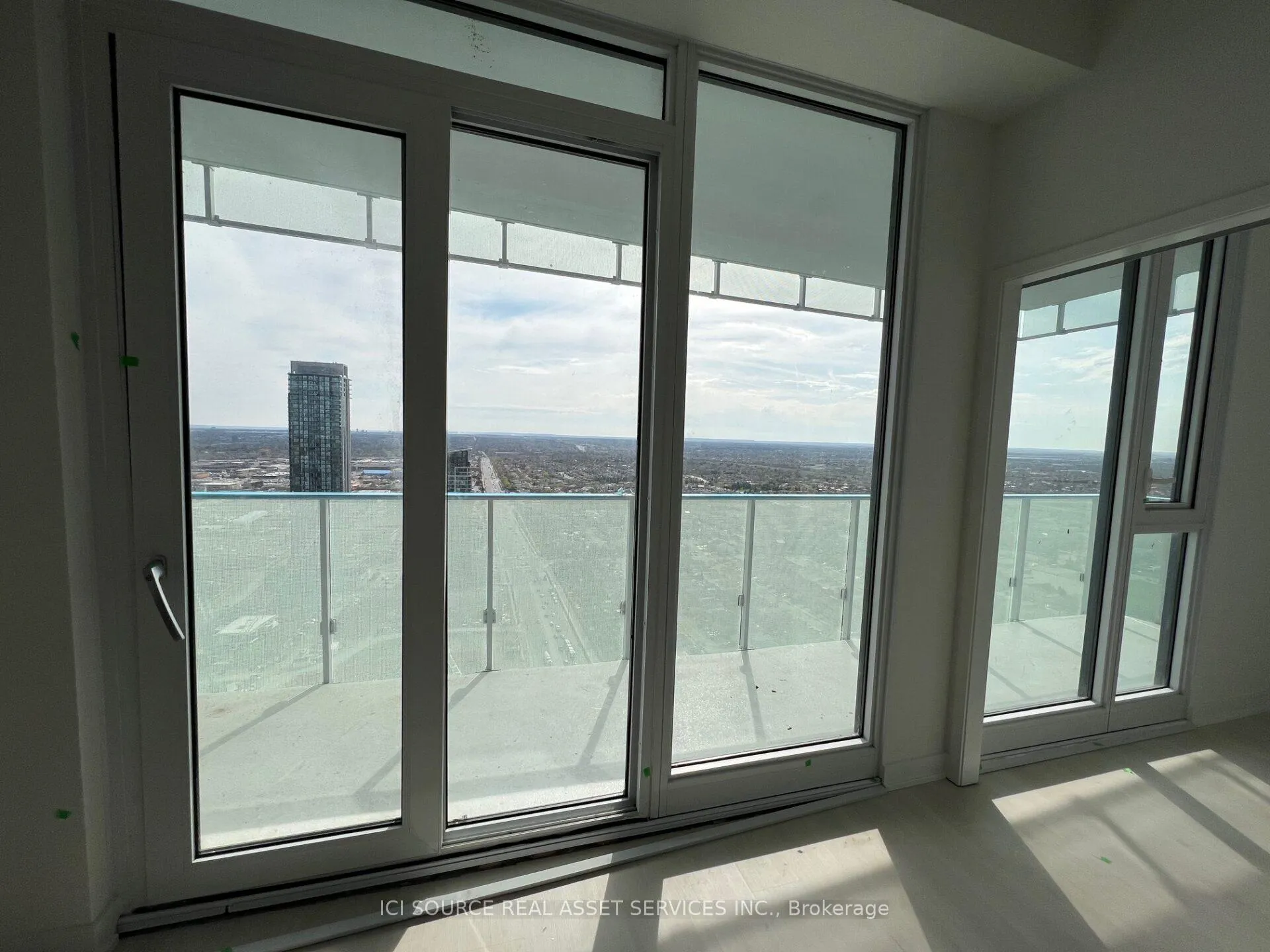 Photo 2 of Unit 3609, 3900 Confederation Parkway, Mississauga, City Centre — HOMEH