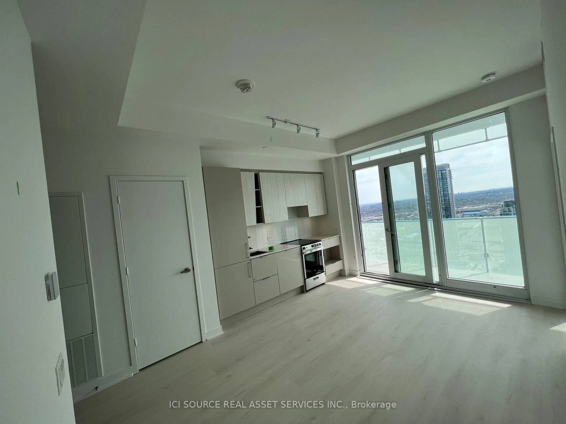 Photo 5 of Unit 3609, 3900 Confederation Parkway, Mississauga, City Centre — HOMEH