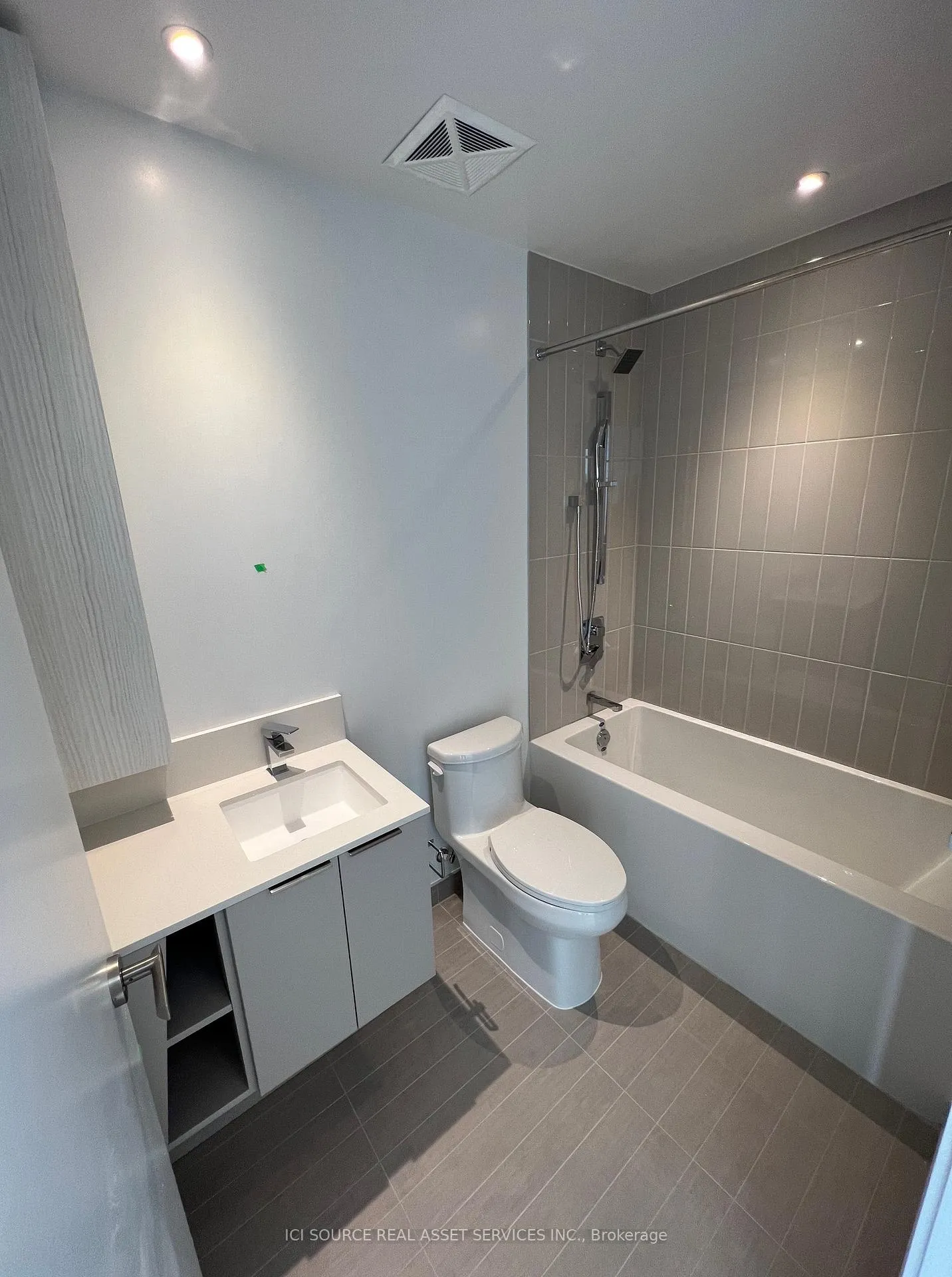 Photo 8 of Unit 3609, 3900 Confederation Parkway, Mississauga, City Centre — HOMEH