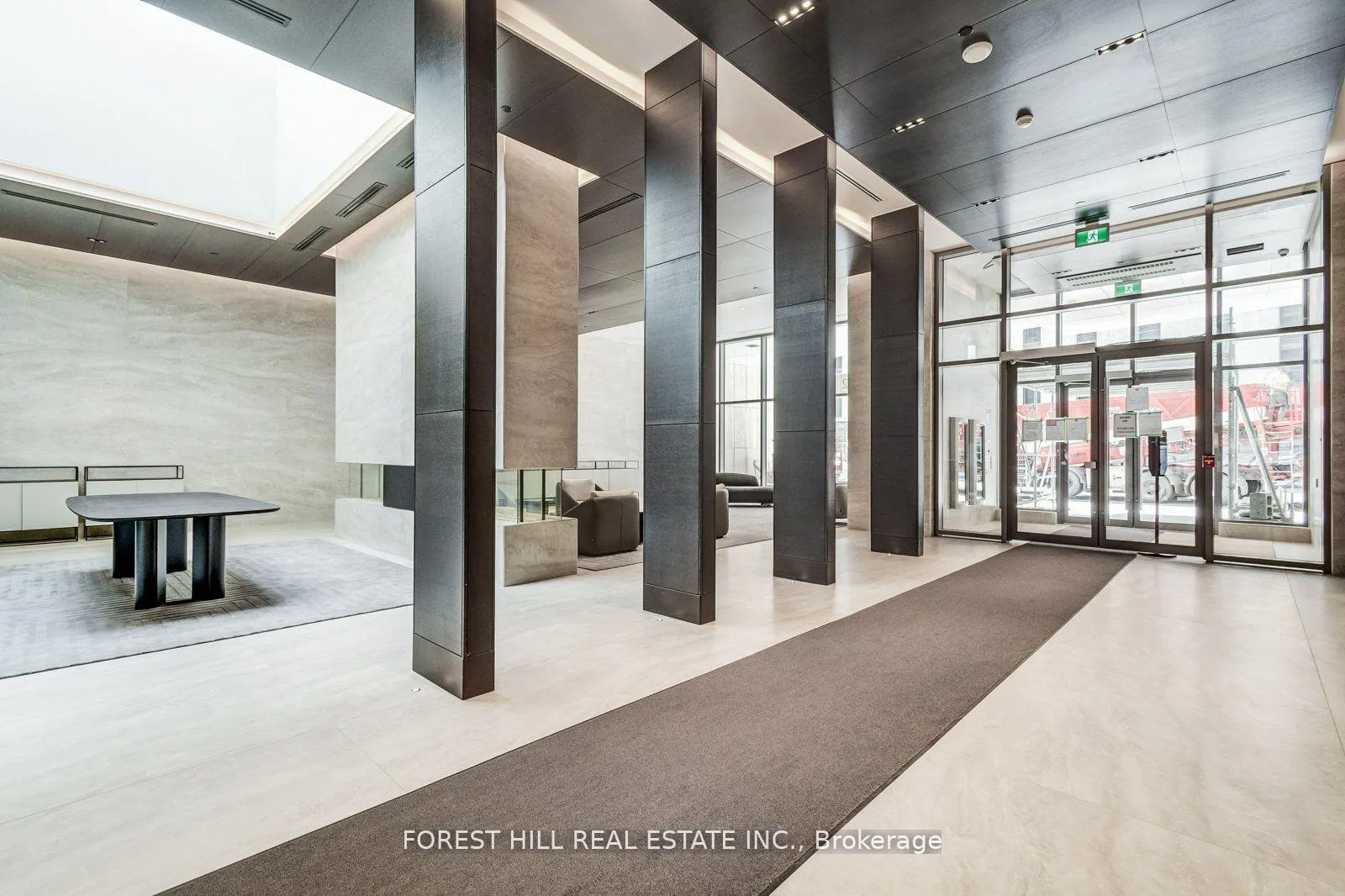Photo 3 of Unit 5010, 2221 Yonge Street, Toronto, Mount Pleasant West — HOMEH