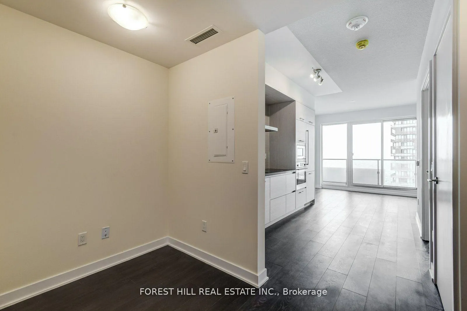 Photo 6 of Unit 5010, 2221 Yonge Street, Toronto, Mount Pleasant West — HOMEH