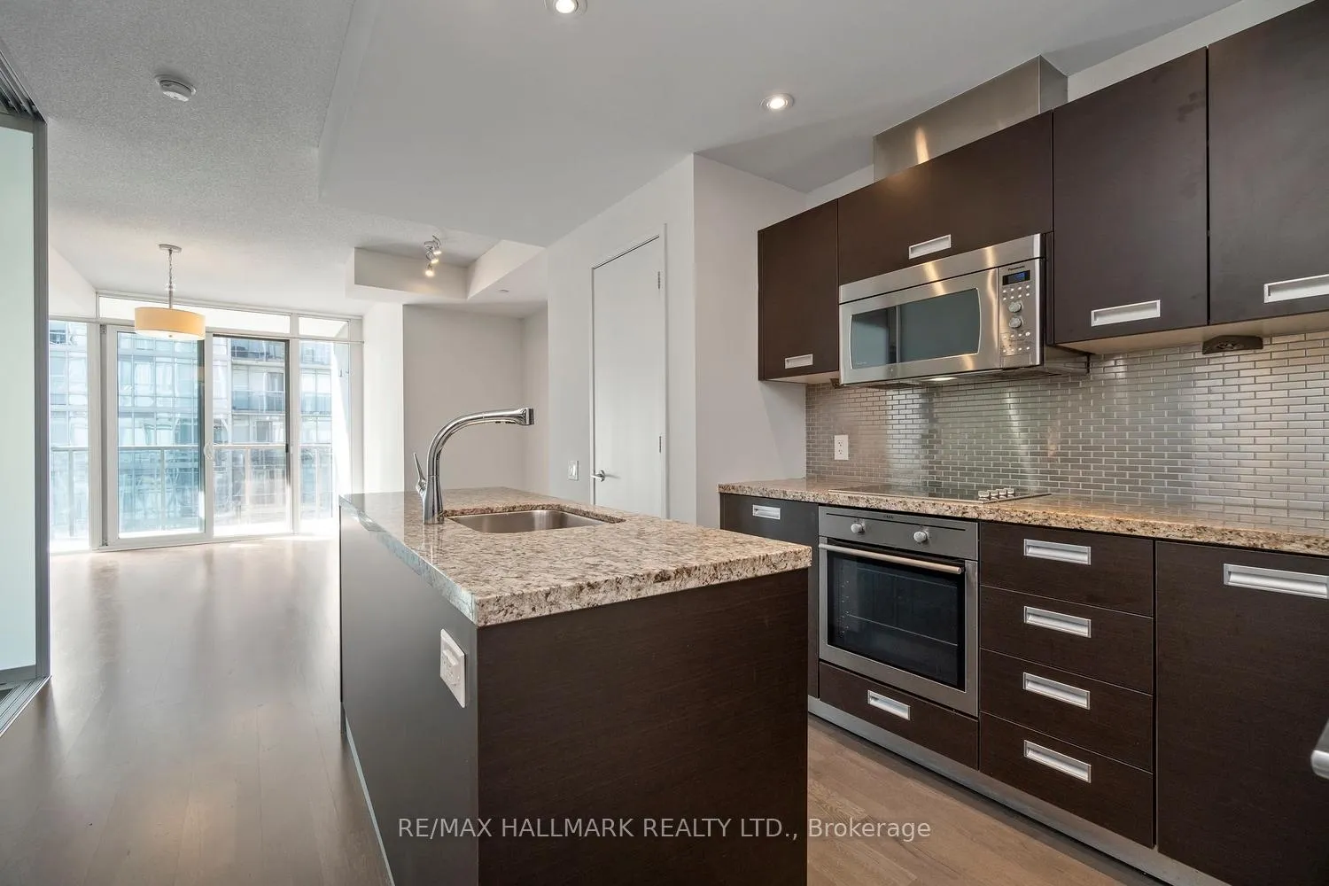 Photo 4 of Unit 2302, 90 Park Lawn Road, Etobicoke, Mimico — HOMEH