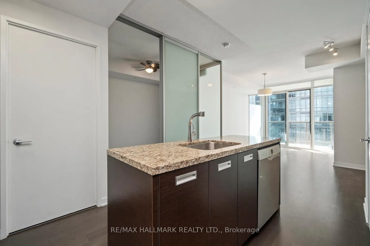 Photo 5 of Unit 2302, 90 Park Lawn Road, Etobicoke, Mimico — HOMEH