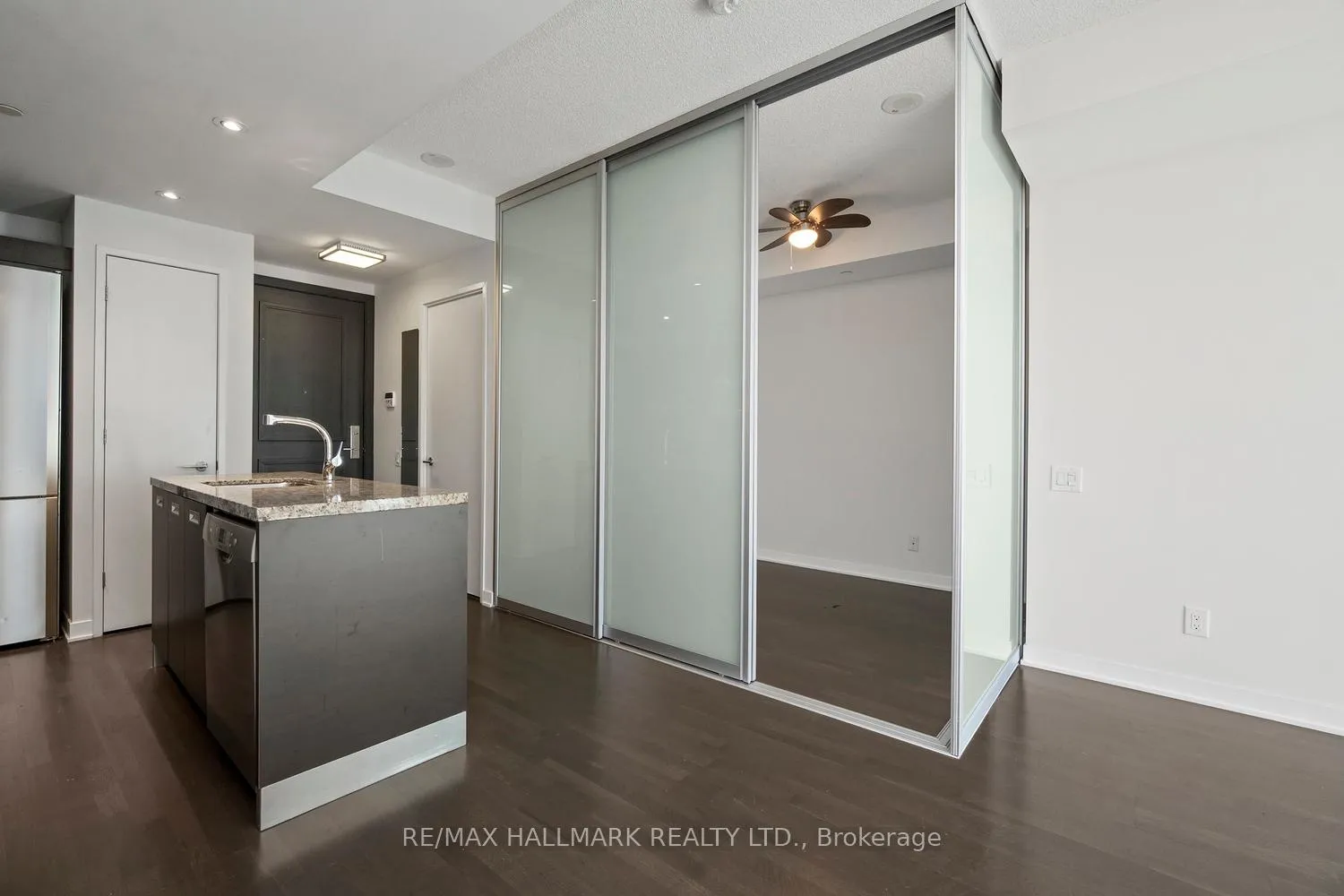 Photo 7 of Unit 2302, 90 Park Lawn Road, Etobicoke, Mimico — HOMEH