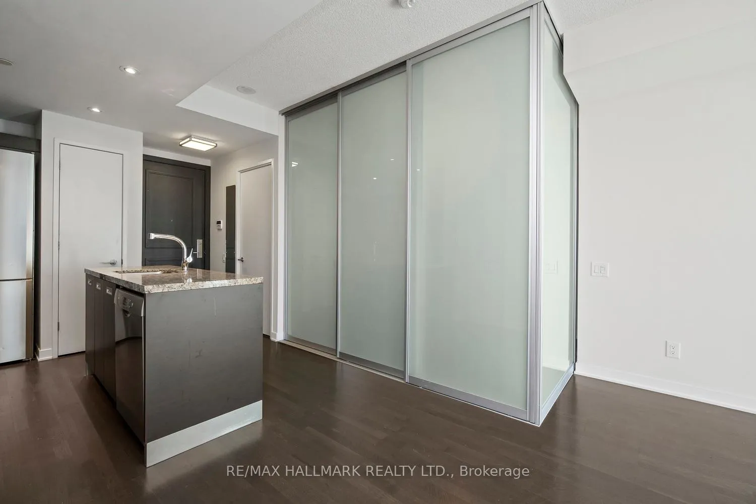 Photo 8 of Unit 2302, 90 Park Lawn Road, Etobicoke, Mimico — HOMEH