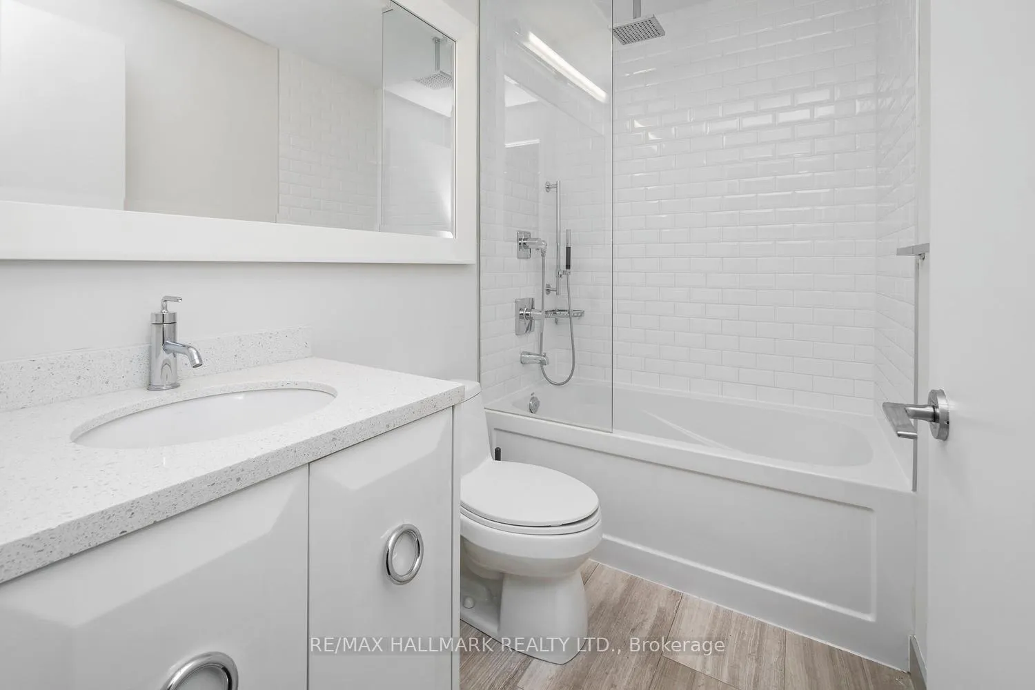 Photo 17 of Unit 2302, 90 Park Lawn Road, Etobicoke, Mimico — HOMEH