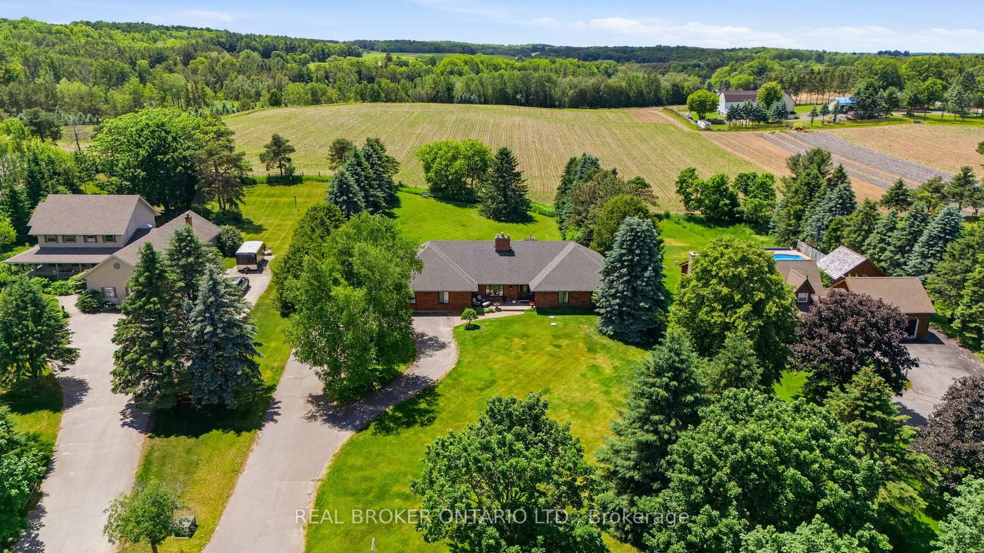 Photo 3 of 41 Mill Run Gate, Uxbridge, Rural Uxbridge — HOMEH
