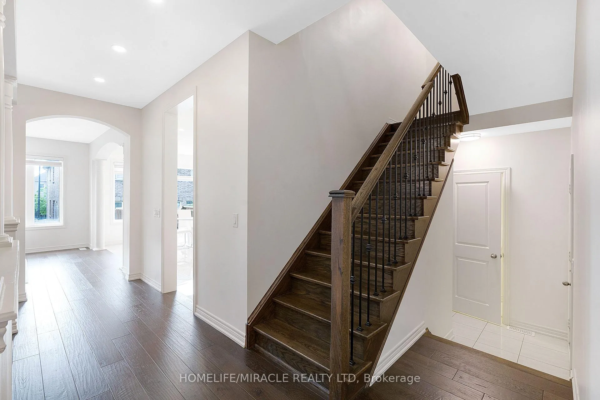 Photo 10 of 23 Gillis Road, Brampton, Bram West — HOMEH