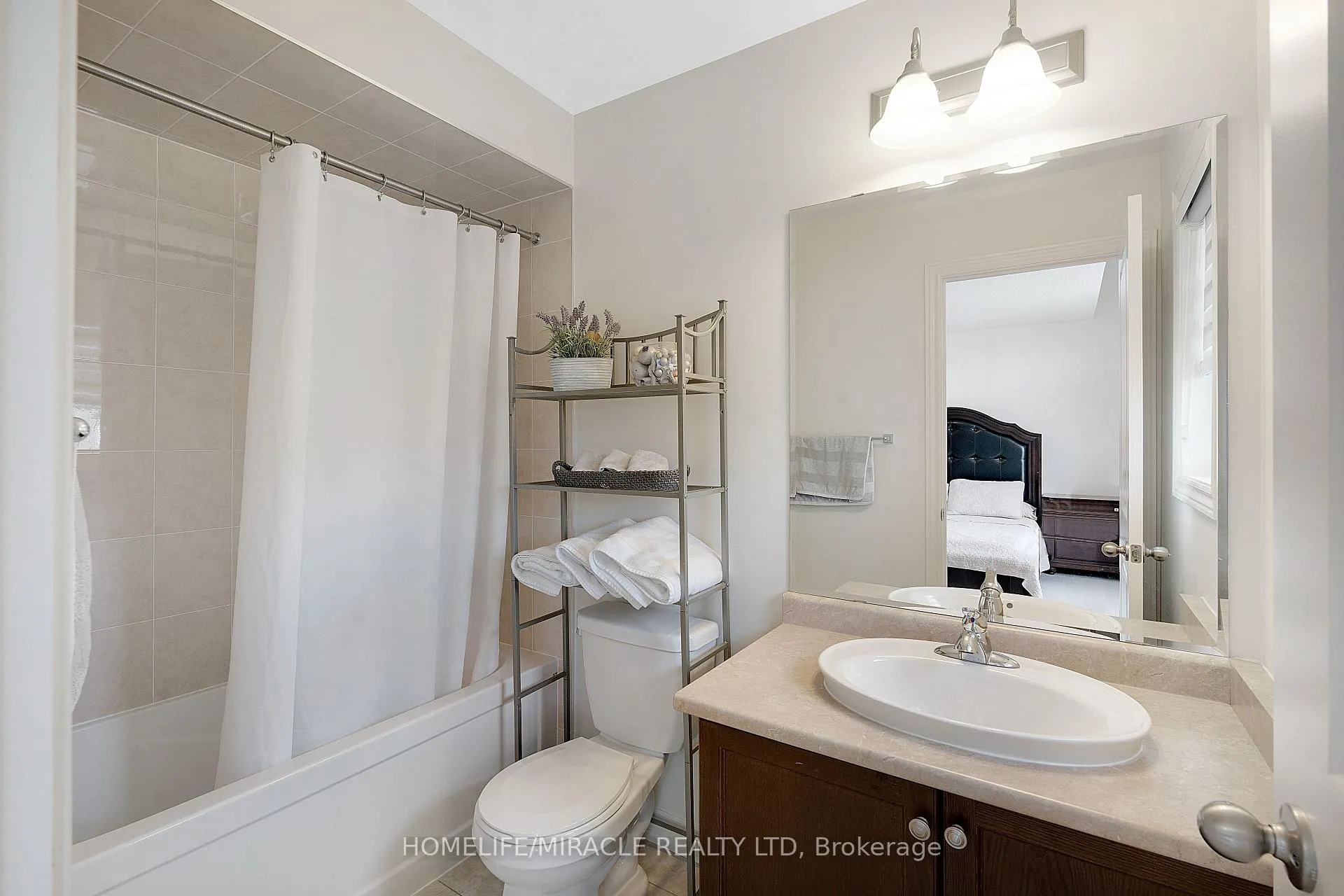 Photo 35 of 23 Gillis Road, Brampton, Bram West — HOMEH