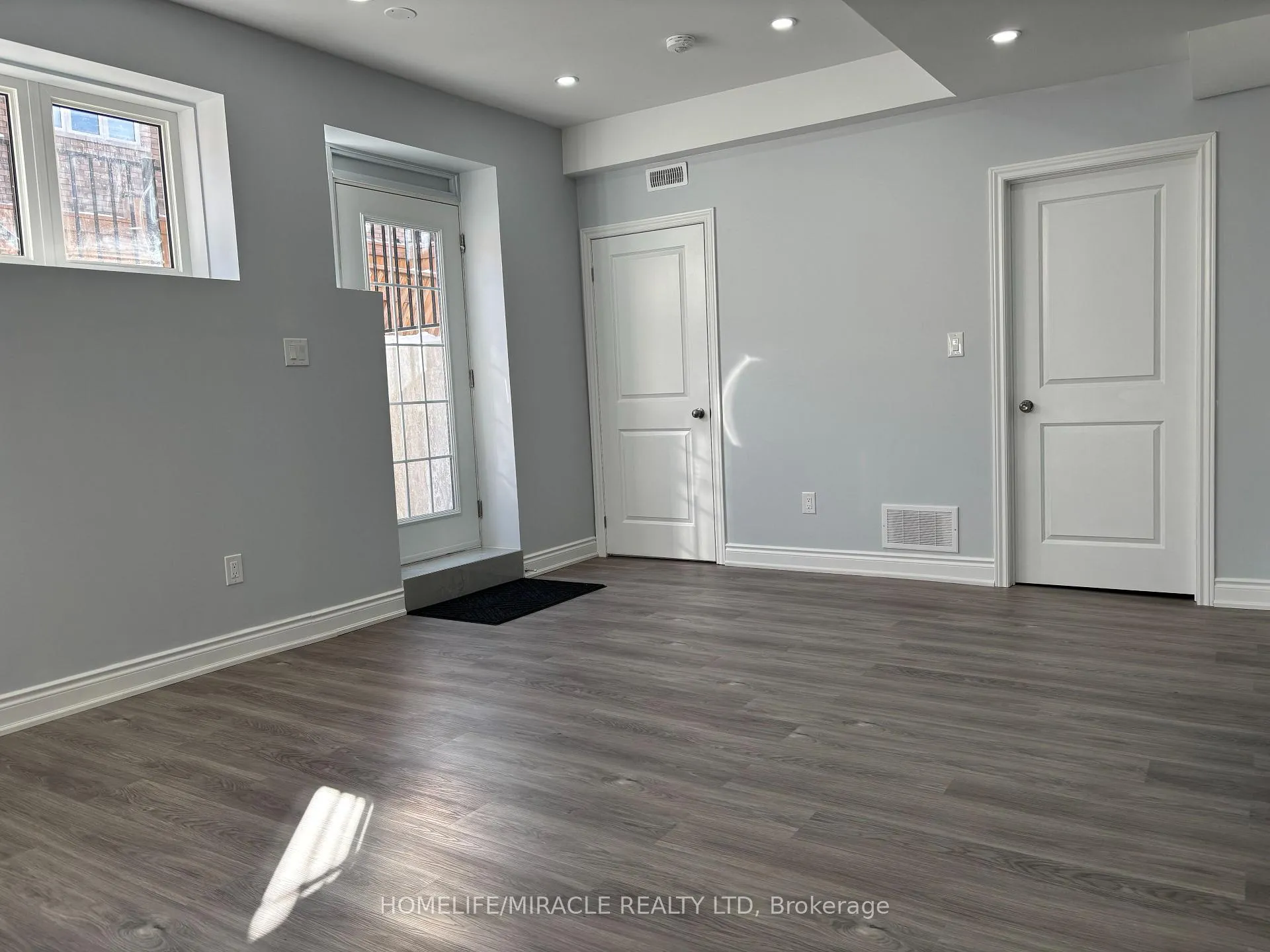 Photo 44 of 23 Gillis Road, Brampton, Bram West — HOMEH