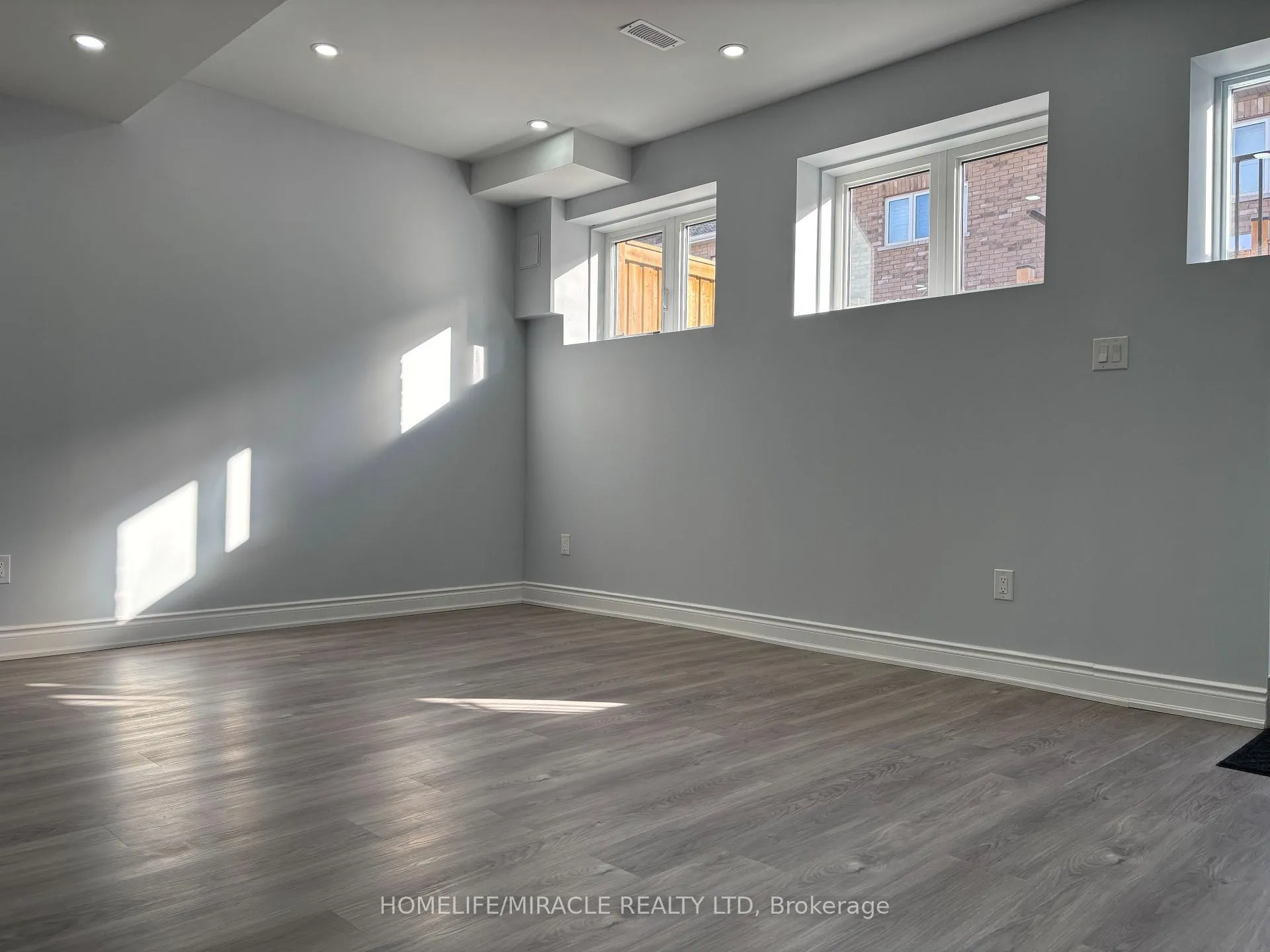 Photo 45 of 23 Gillis Road, Brampton, Bram West — HOMEH