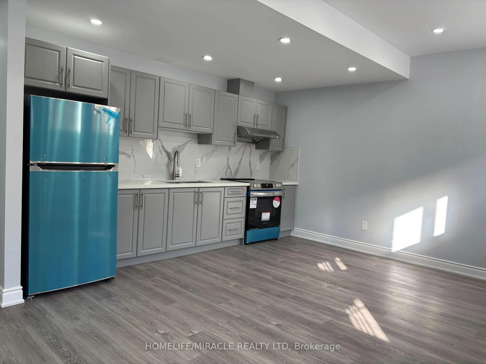 Photo 46 of 23 Gillis Road, Brampton, Bram West — HOMEH
