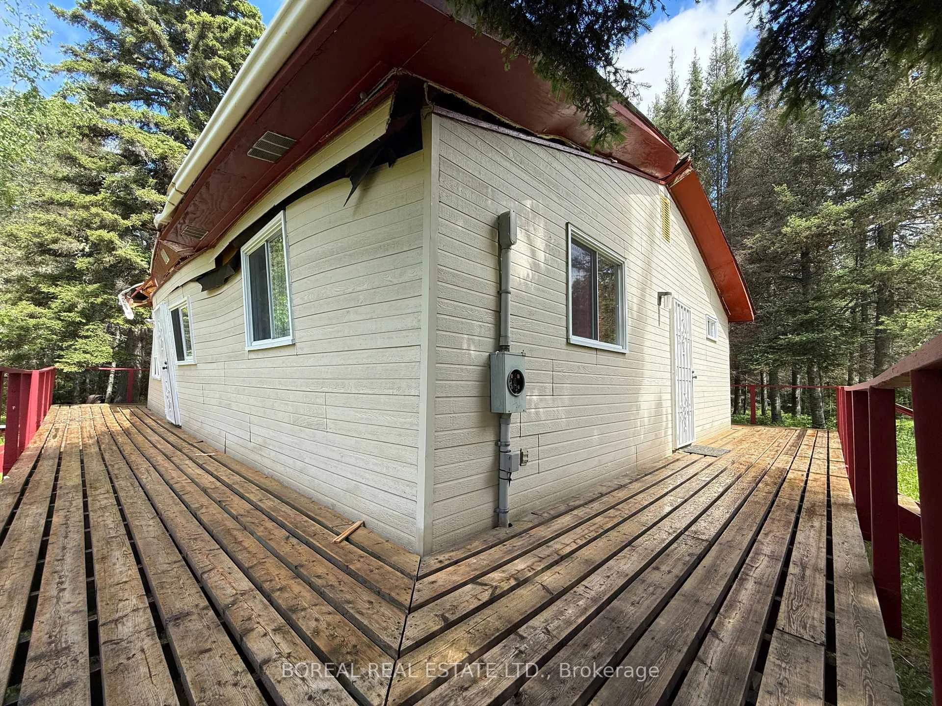Photo 5 of 81 Bentley Lake Road, Cochrane — HOMEH