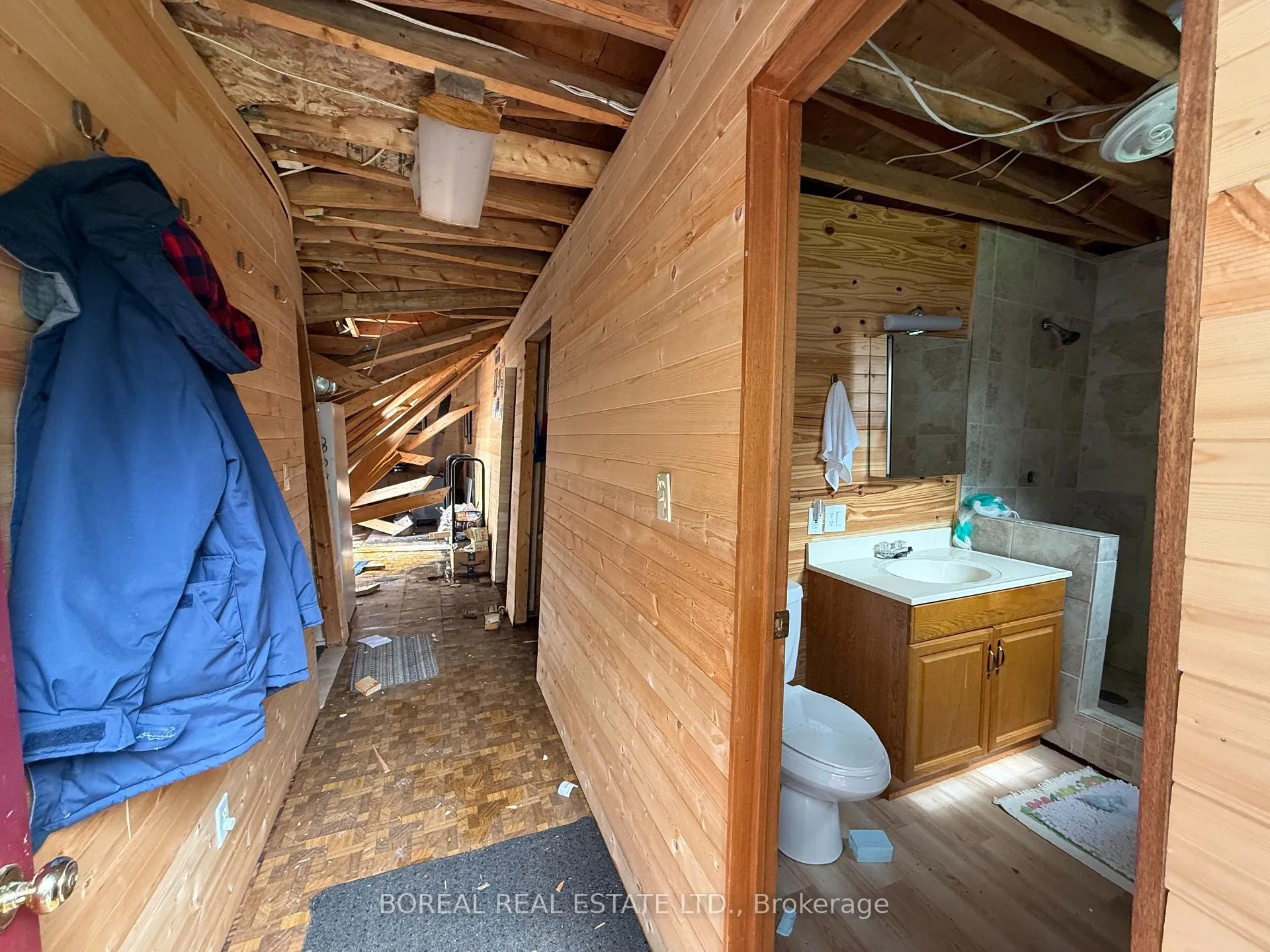Photo 25 of 81 Bentley Lake Road, Cochrane — HOMEH